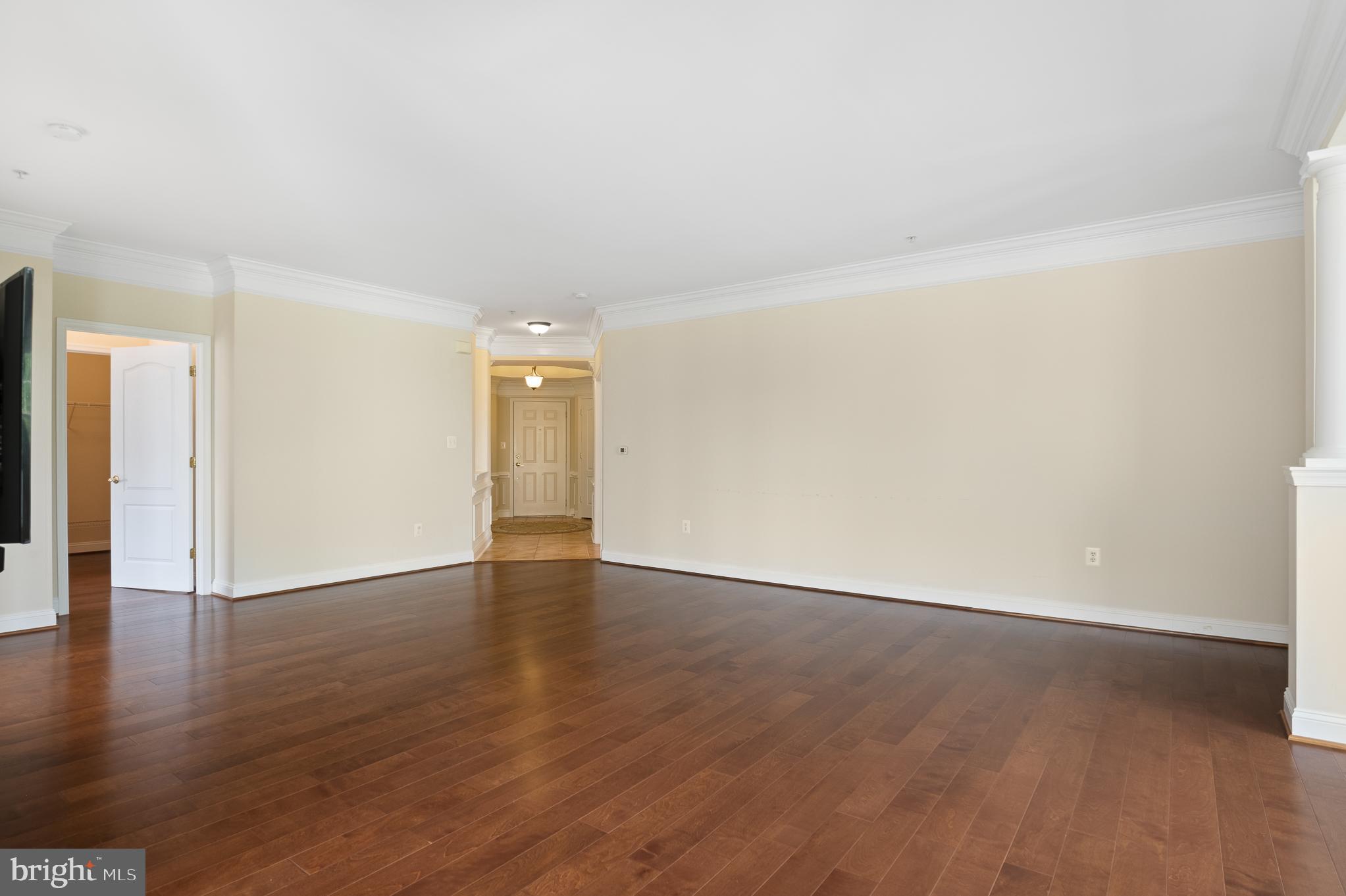 327 King Farm Blvd #206