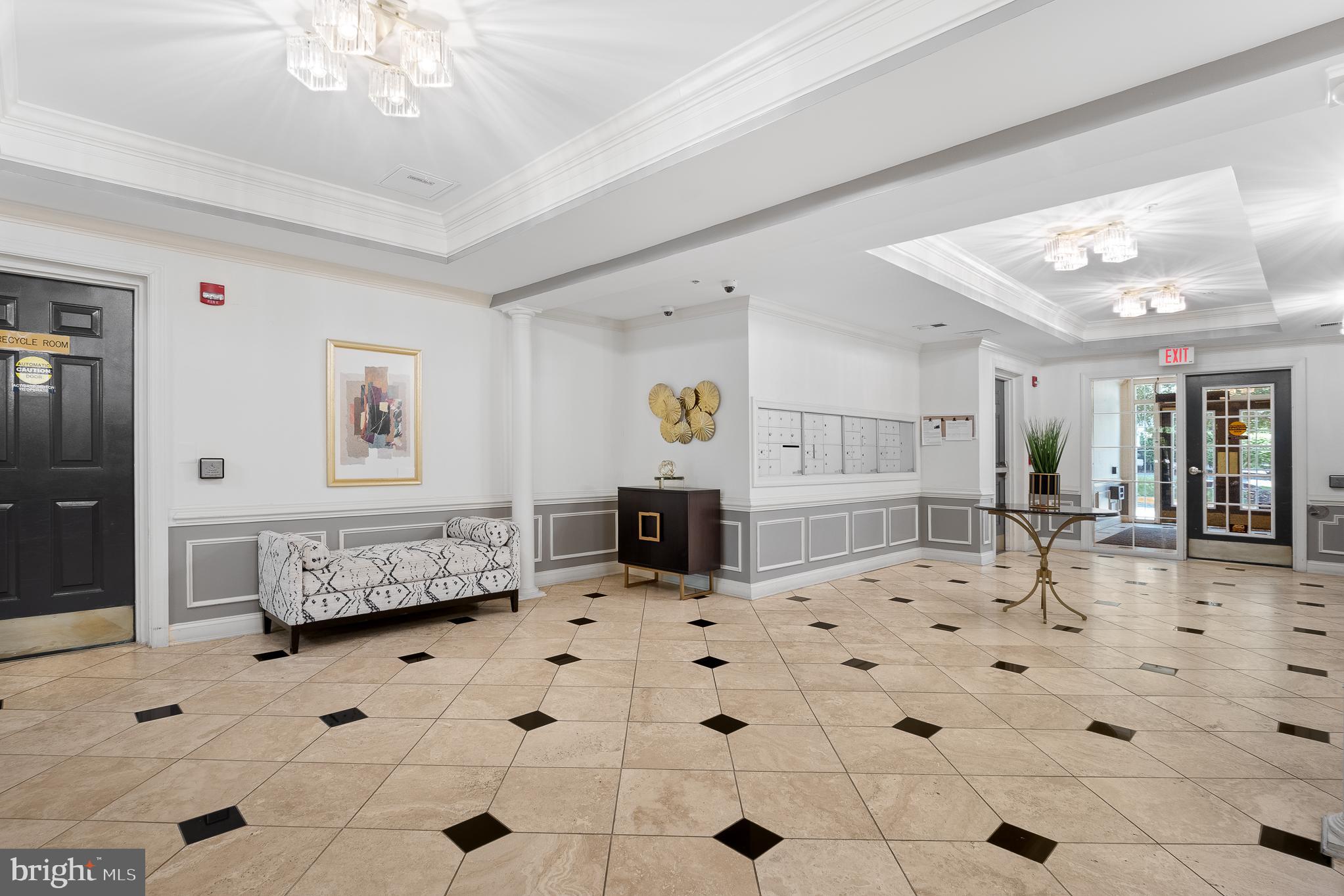 327 King Farm Blvd #206