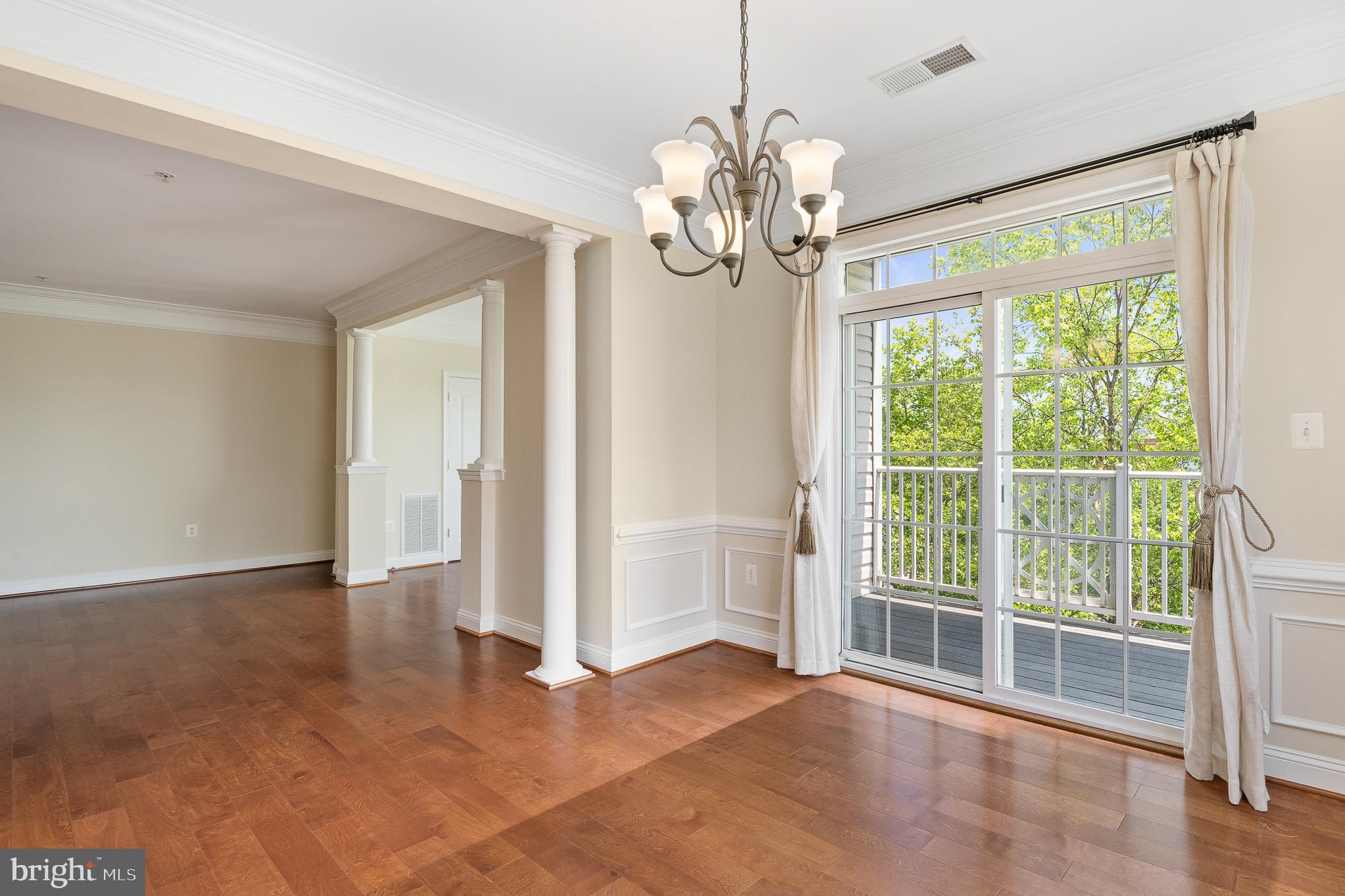 327 King Farm Blvd #206