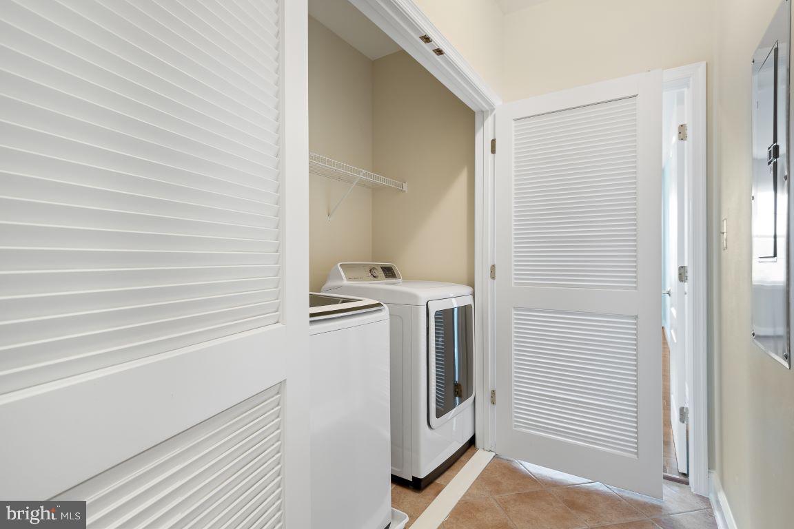 327 King Farm Blvd #206