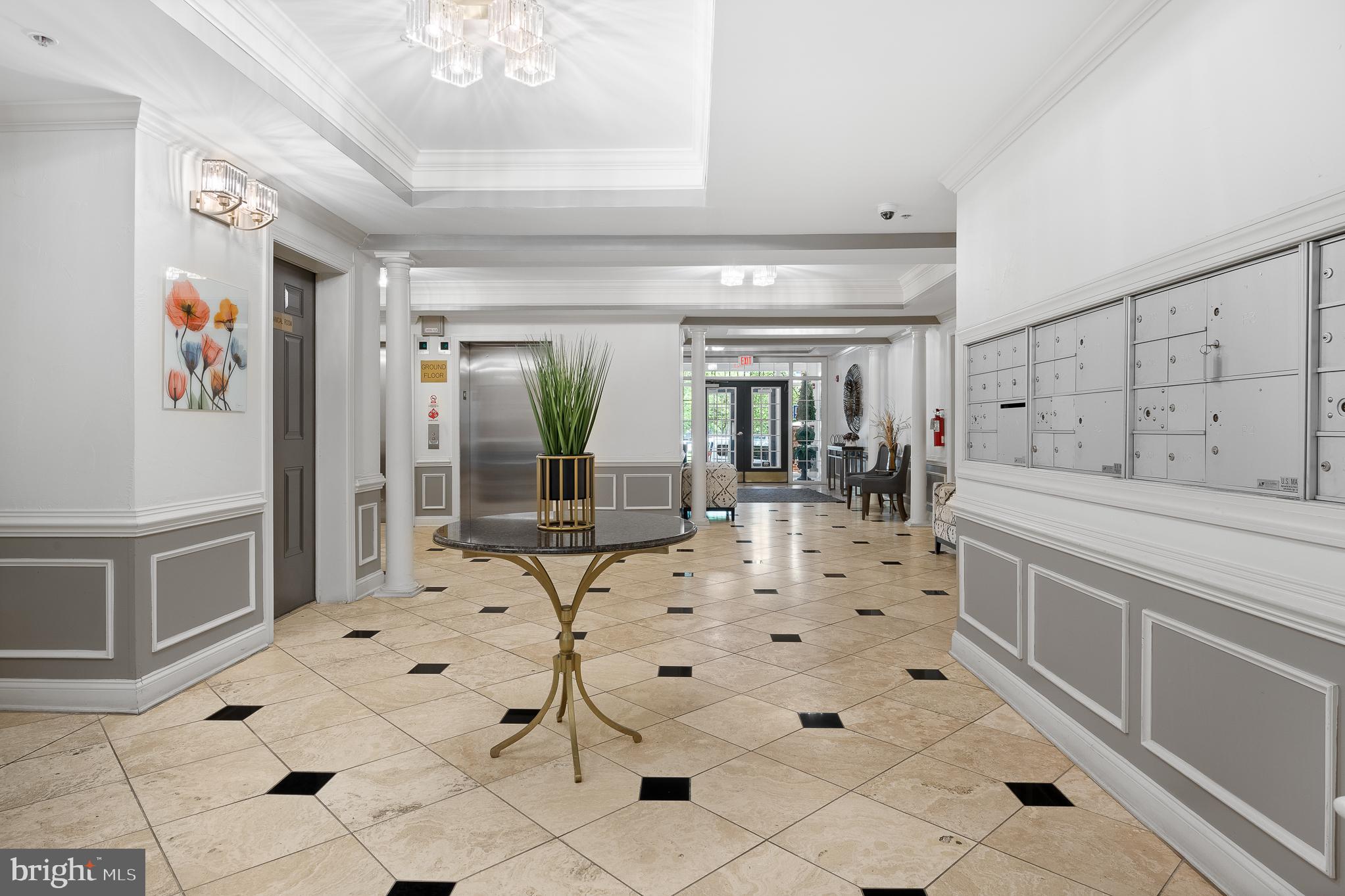 327 King Farm Blvd #206