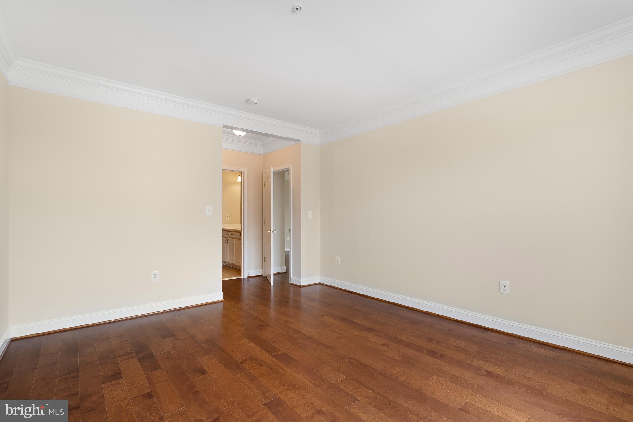 327 King Farm Blvd #206