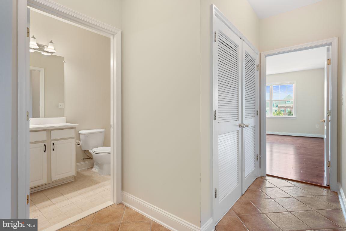 327 King Farm Blvd #206