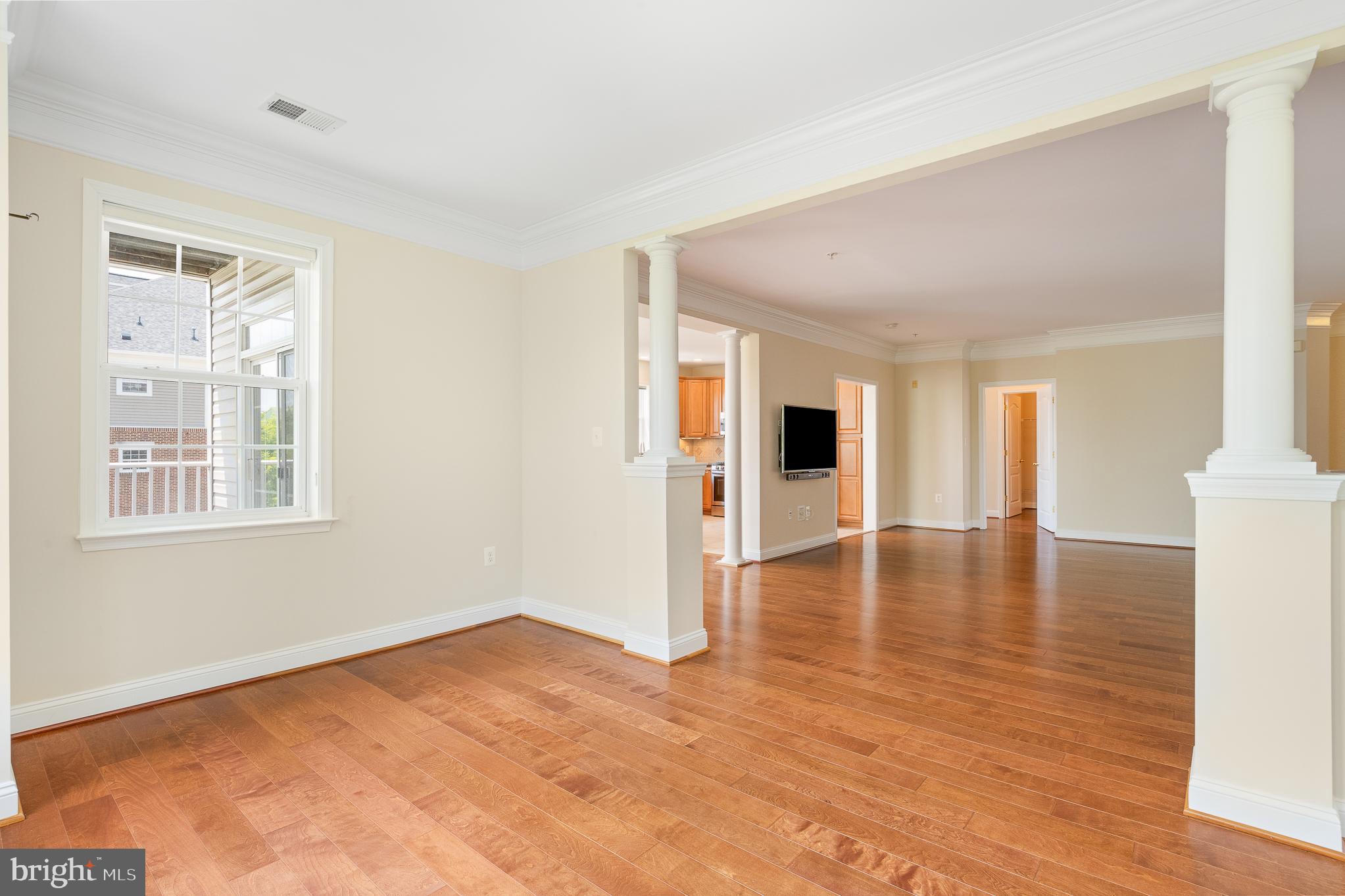 327 King Farm Blvd #206