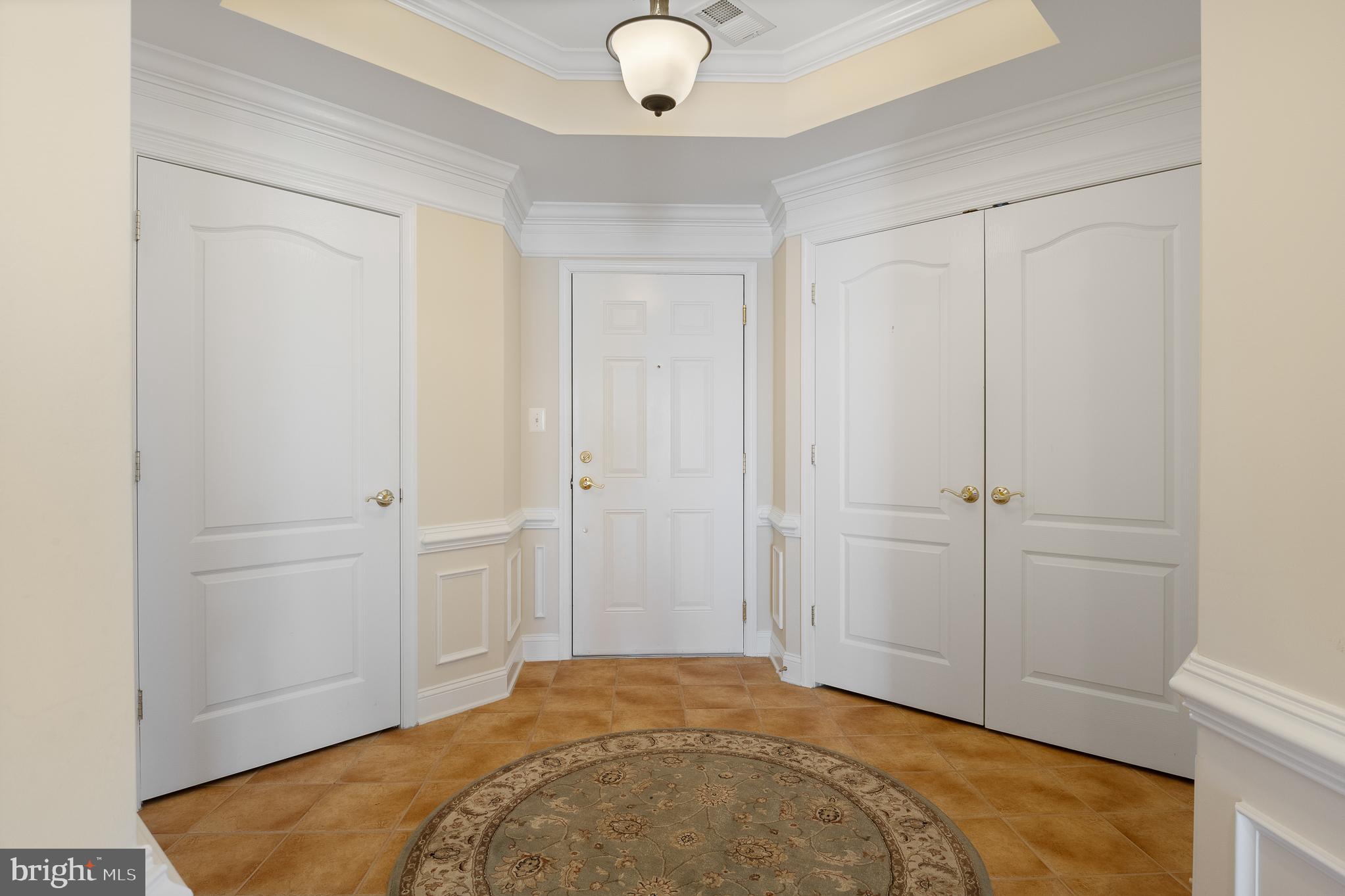 327 King Farm Blvd #206