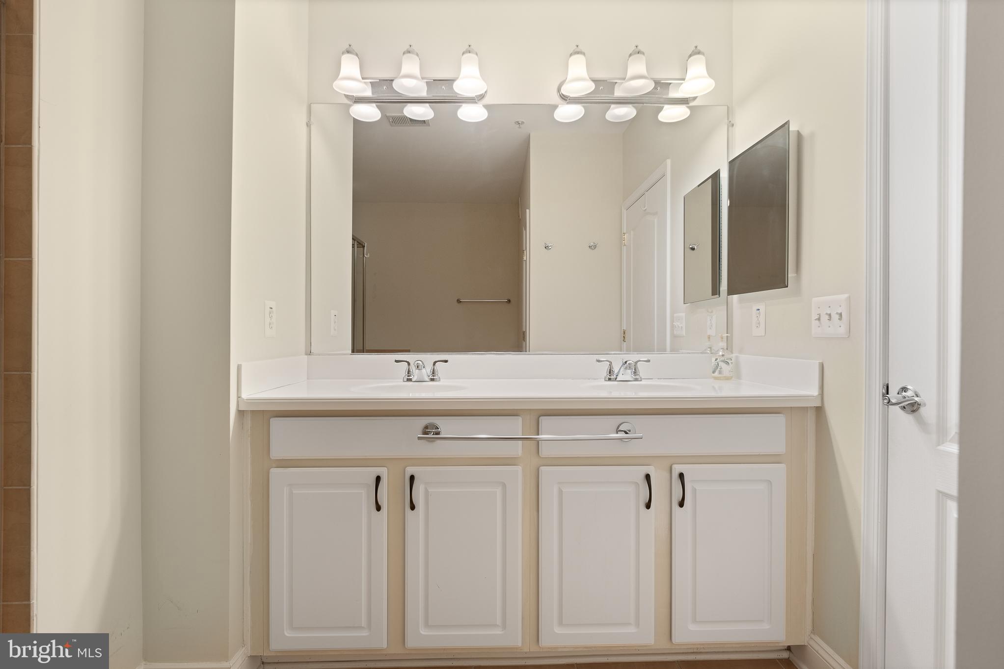 327 King Farm Blvd #206