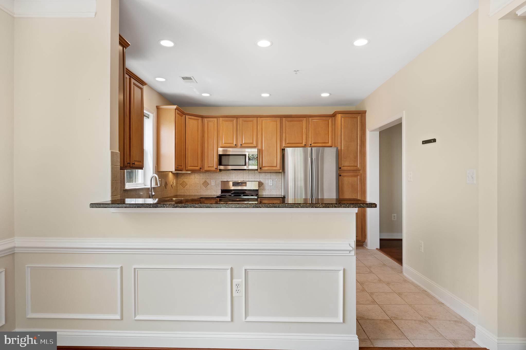 327 King Farm Blvd #206