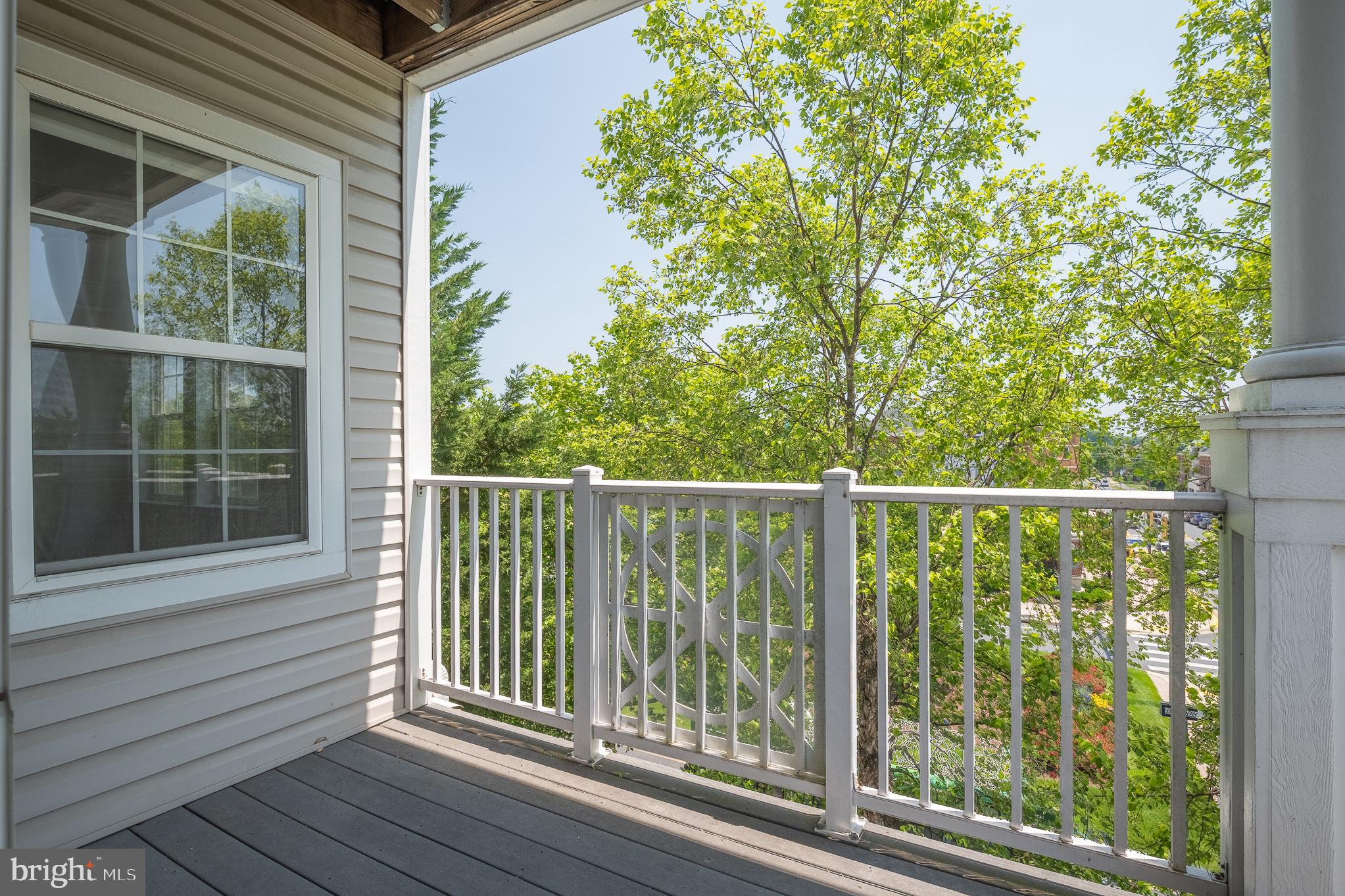 327 King Farm Blvd #206