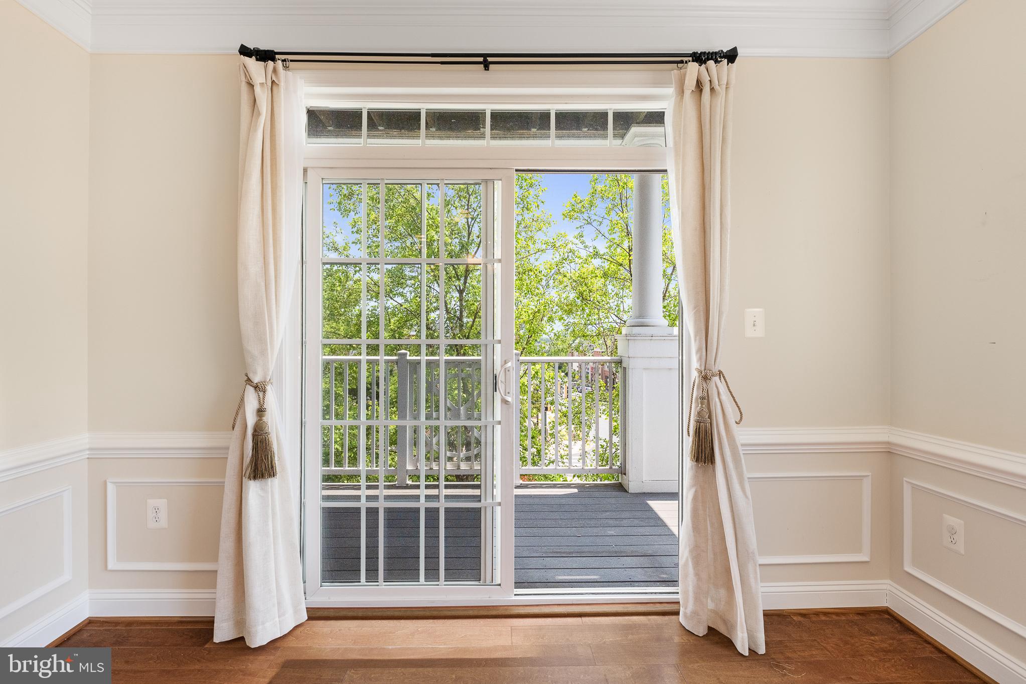 327 King Farm Blvd #206