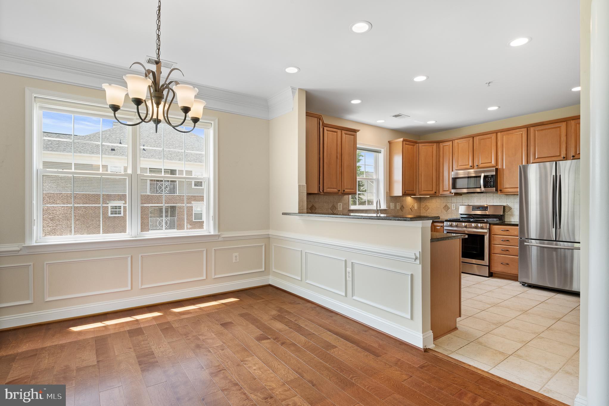 327 King Farm Blvd #206