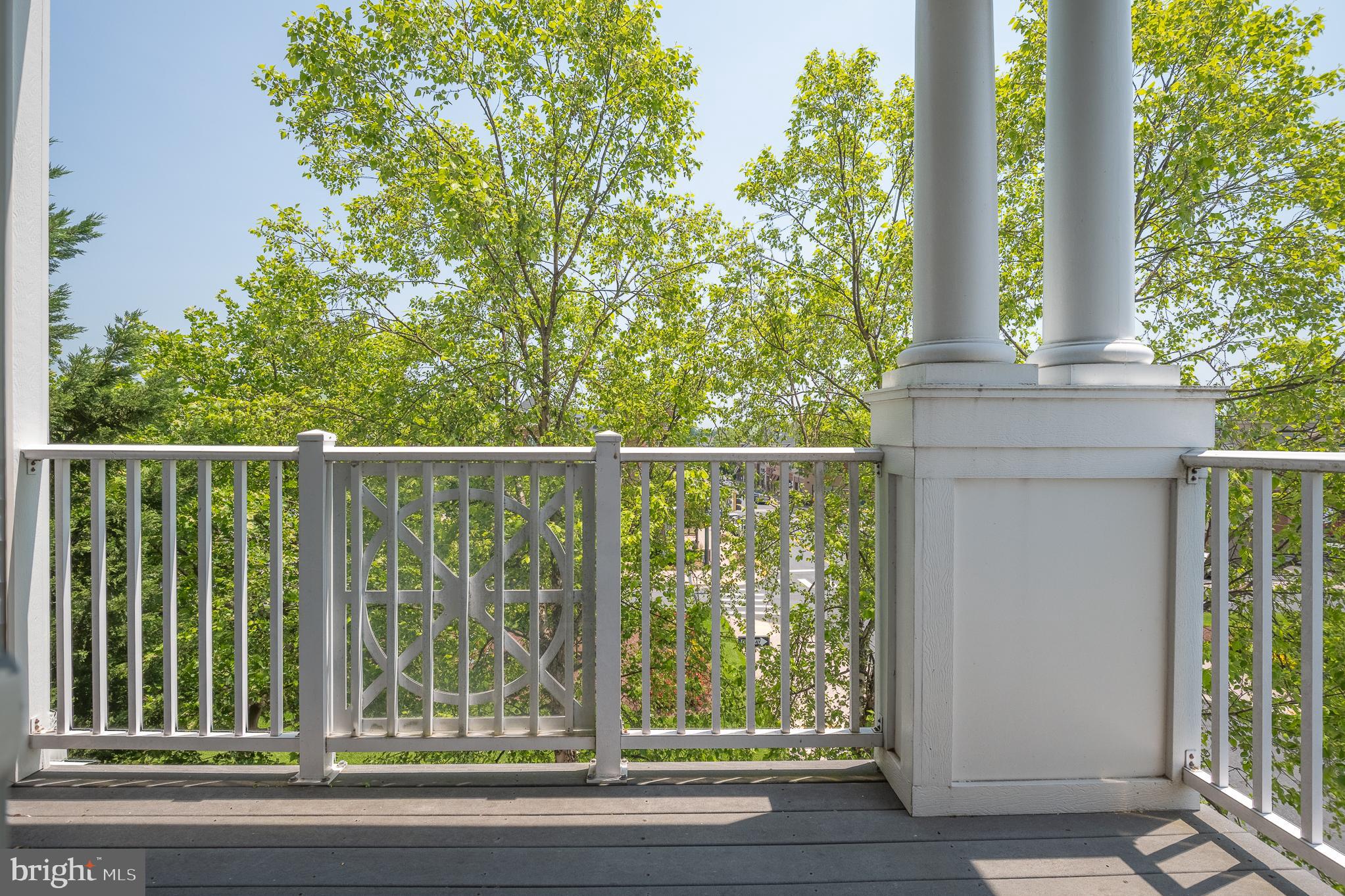 327 King Farm Blvd #206