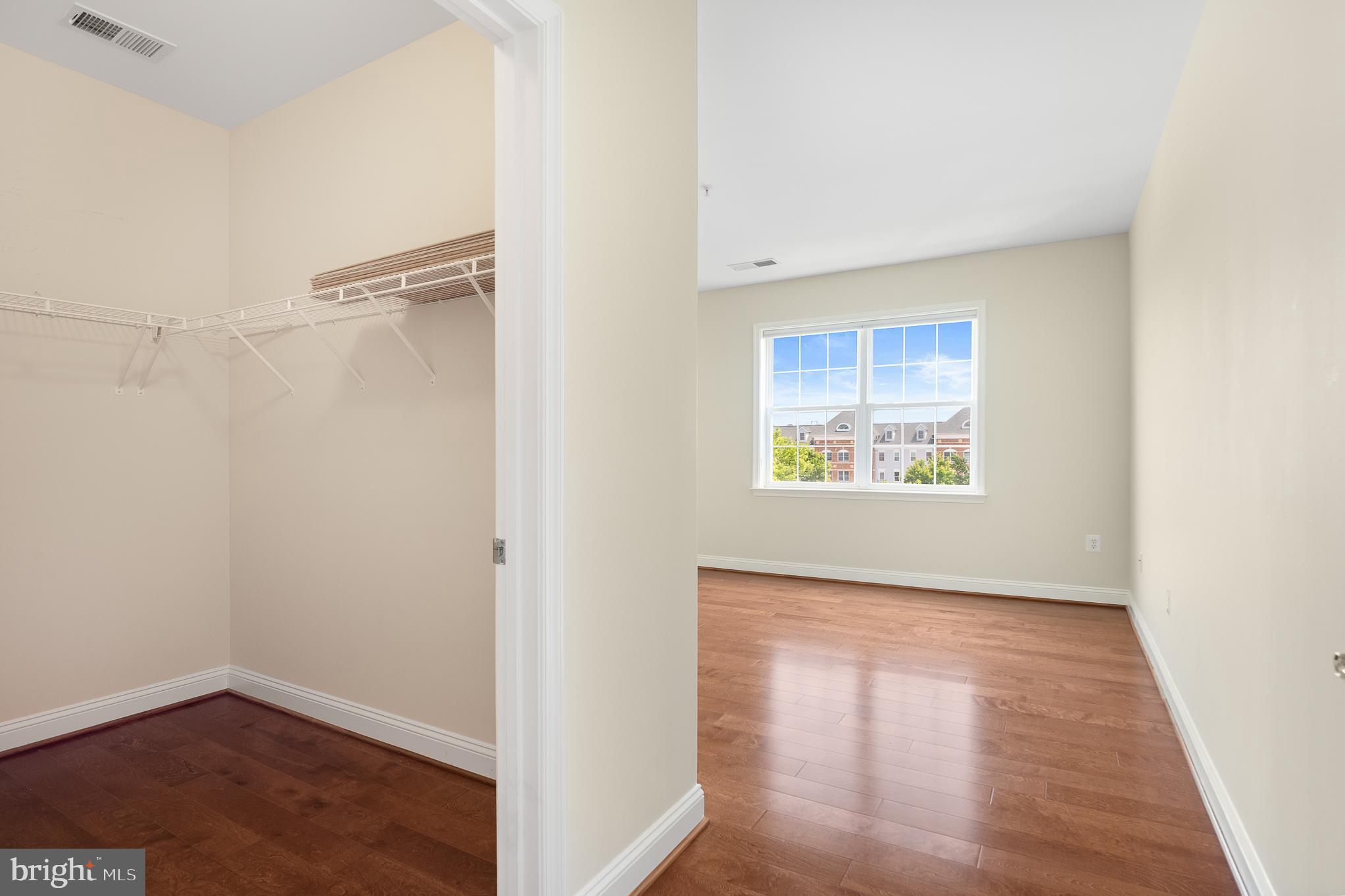 327 King Farm Blvd #206