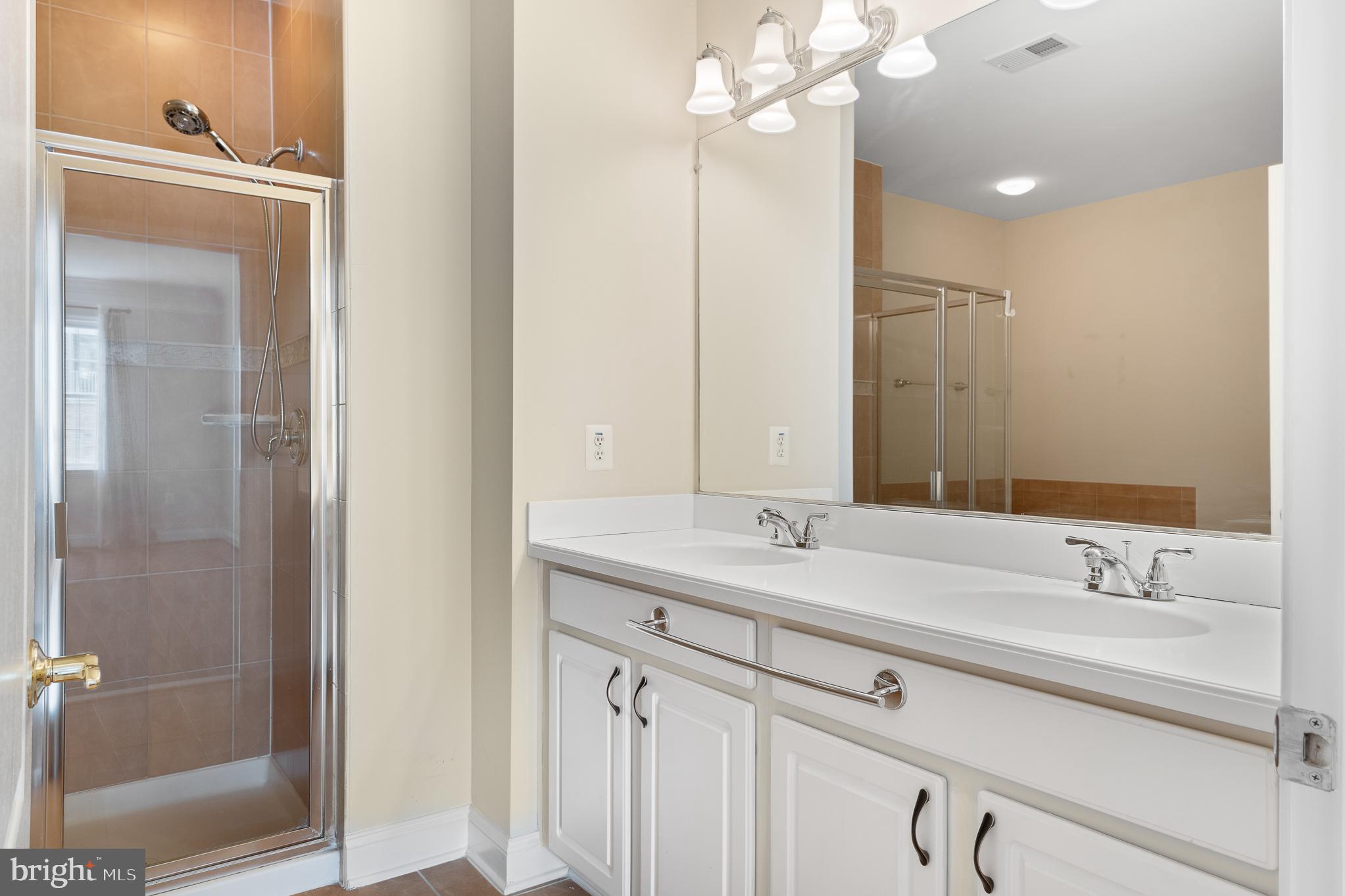 327 King Farm Blvd #206