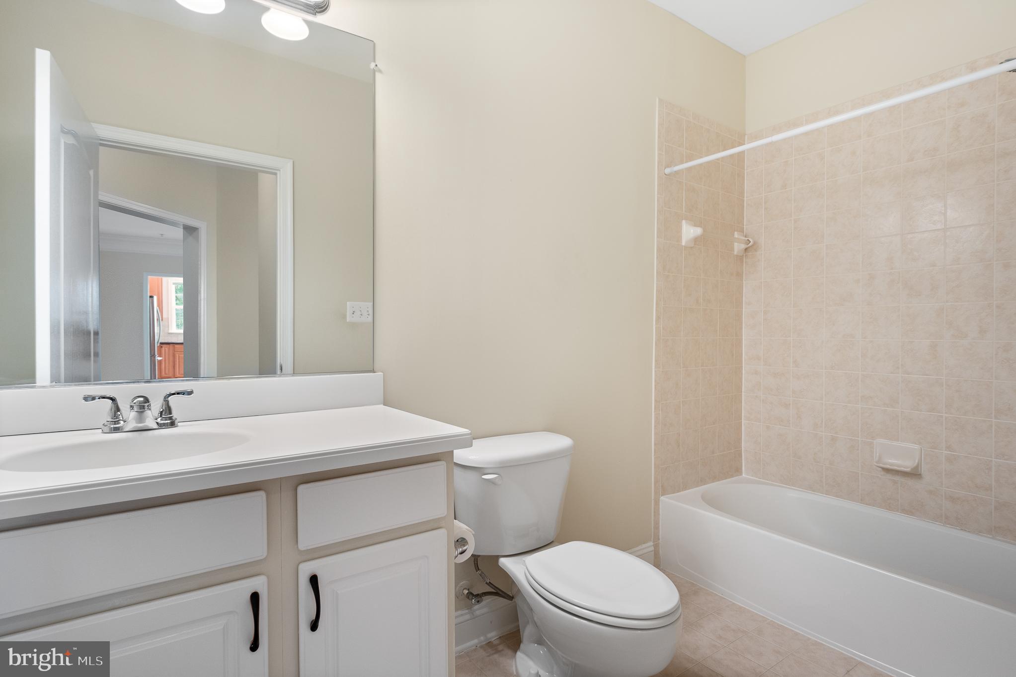 327 King Farm Blvd #206