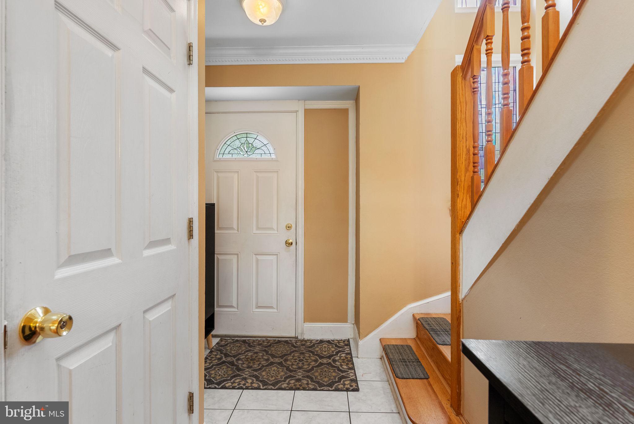 3323 Claridge