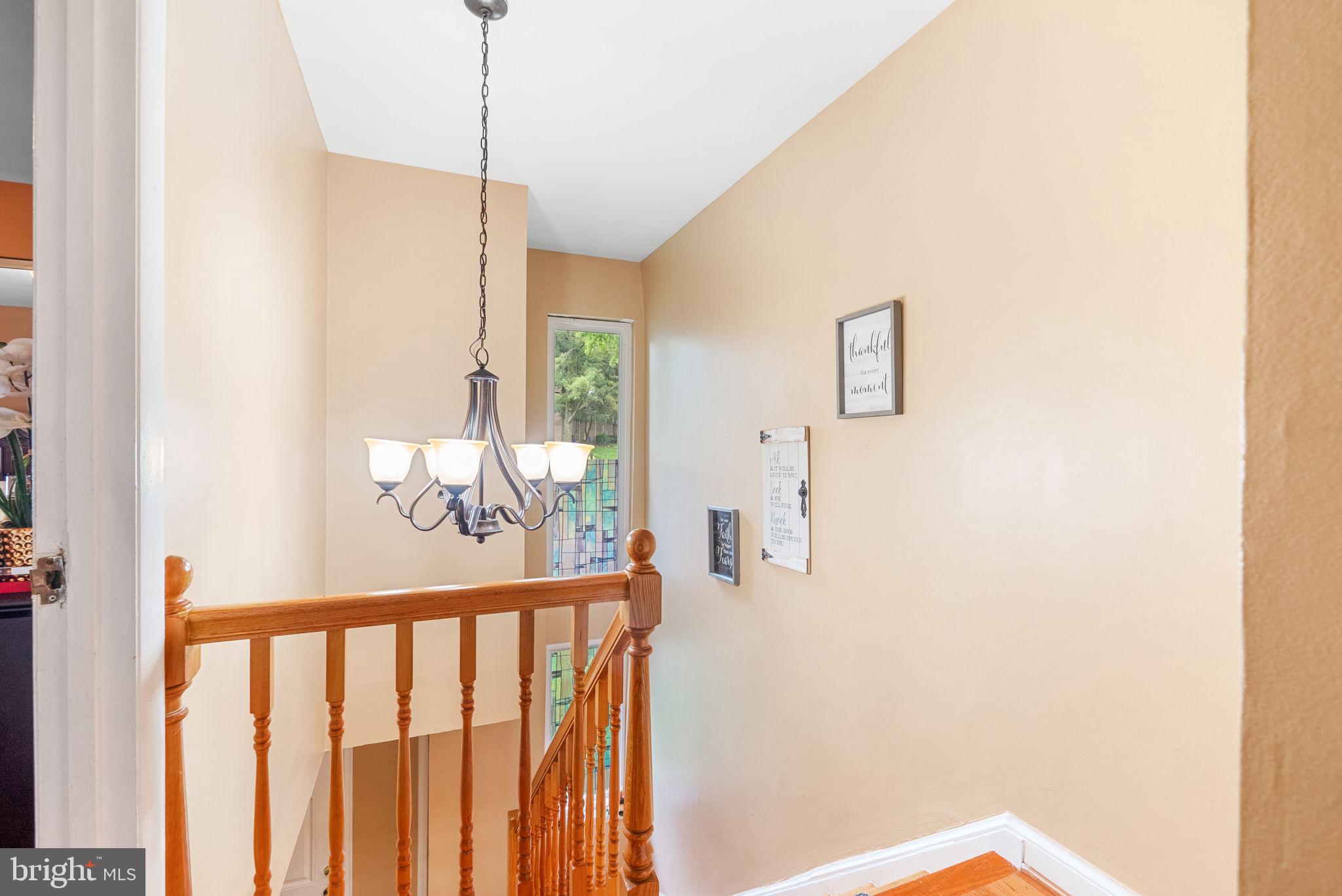 3323 Claridge