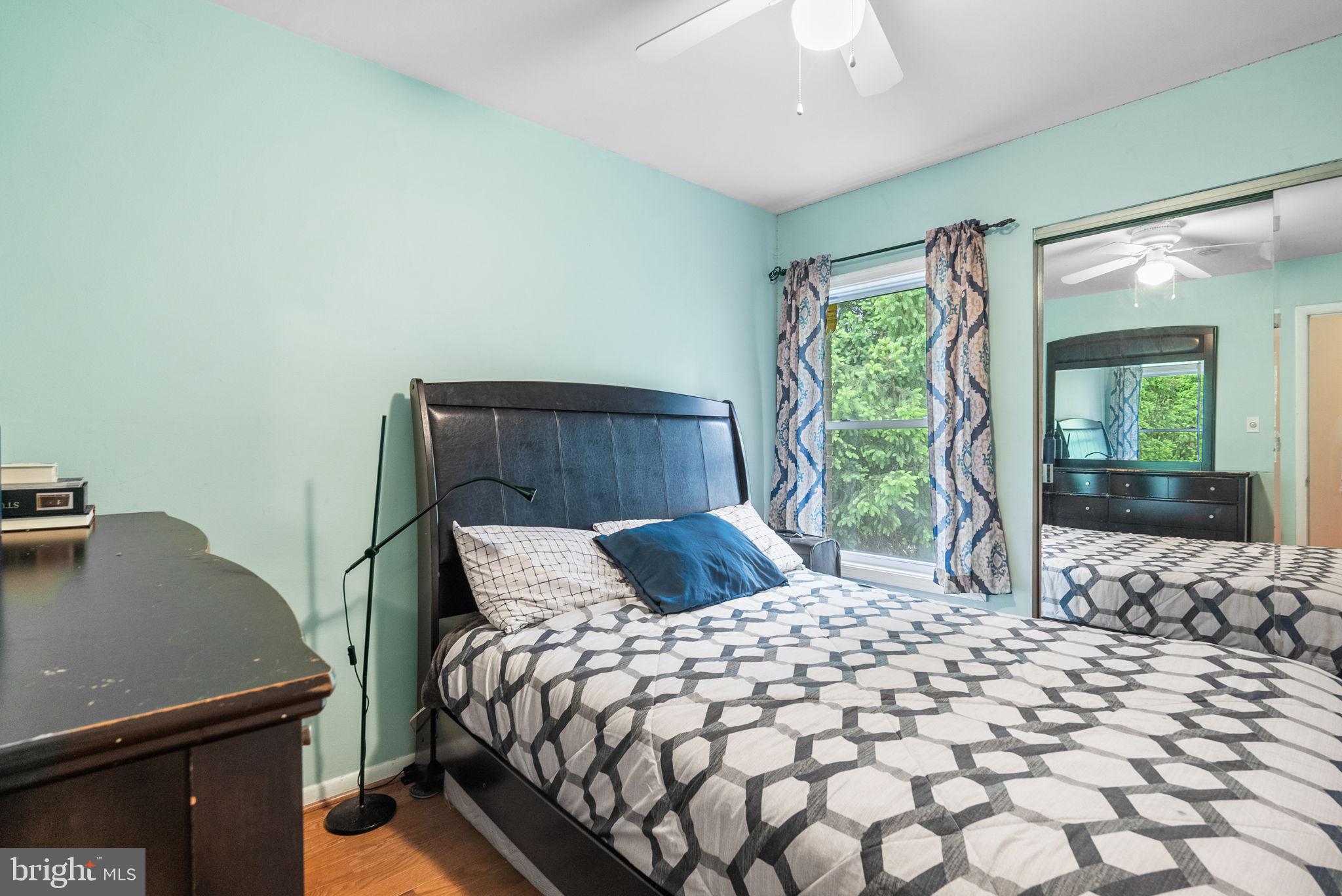 3323 Claridge