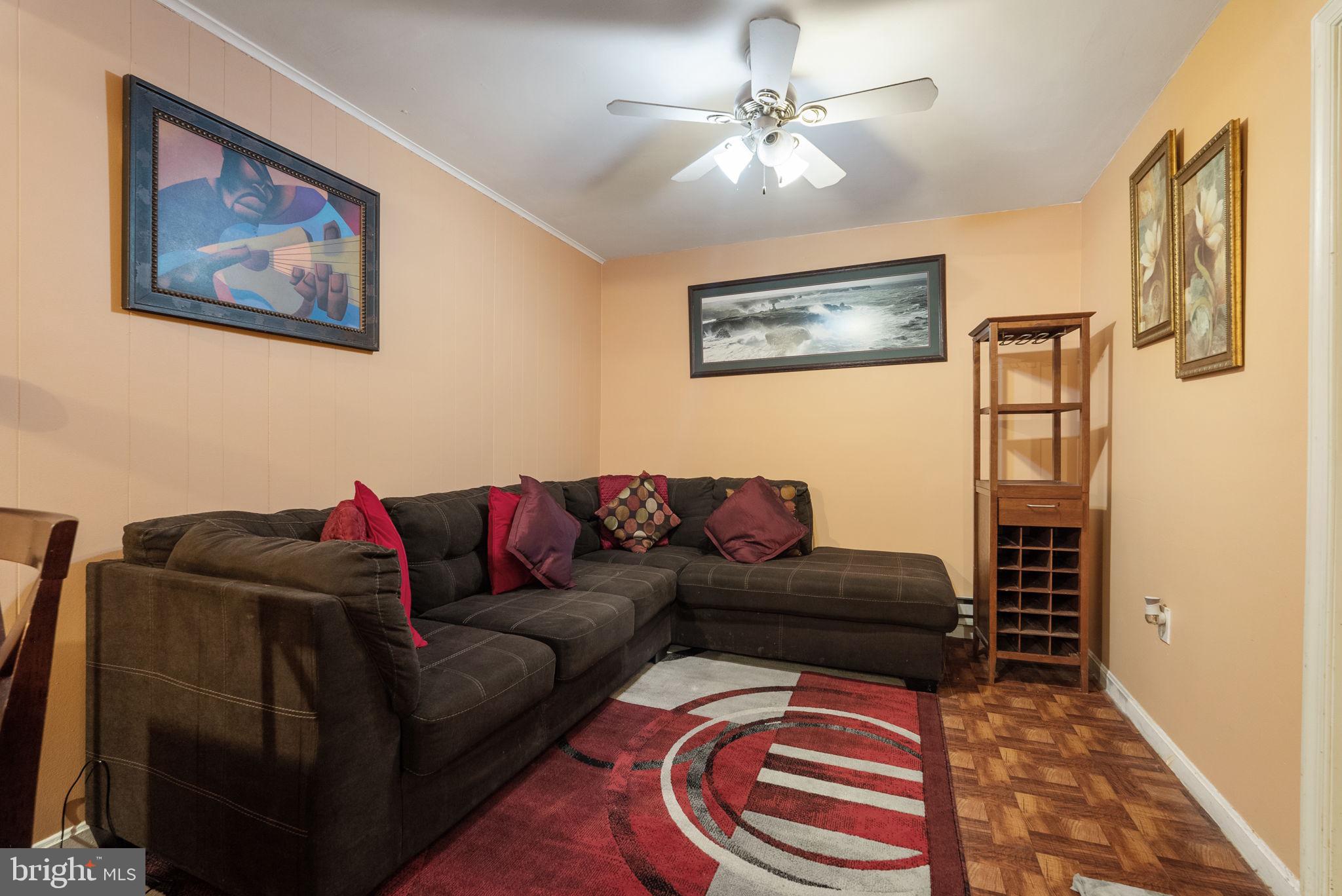 3323 Claridge