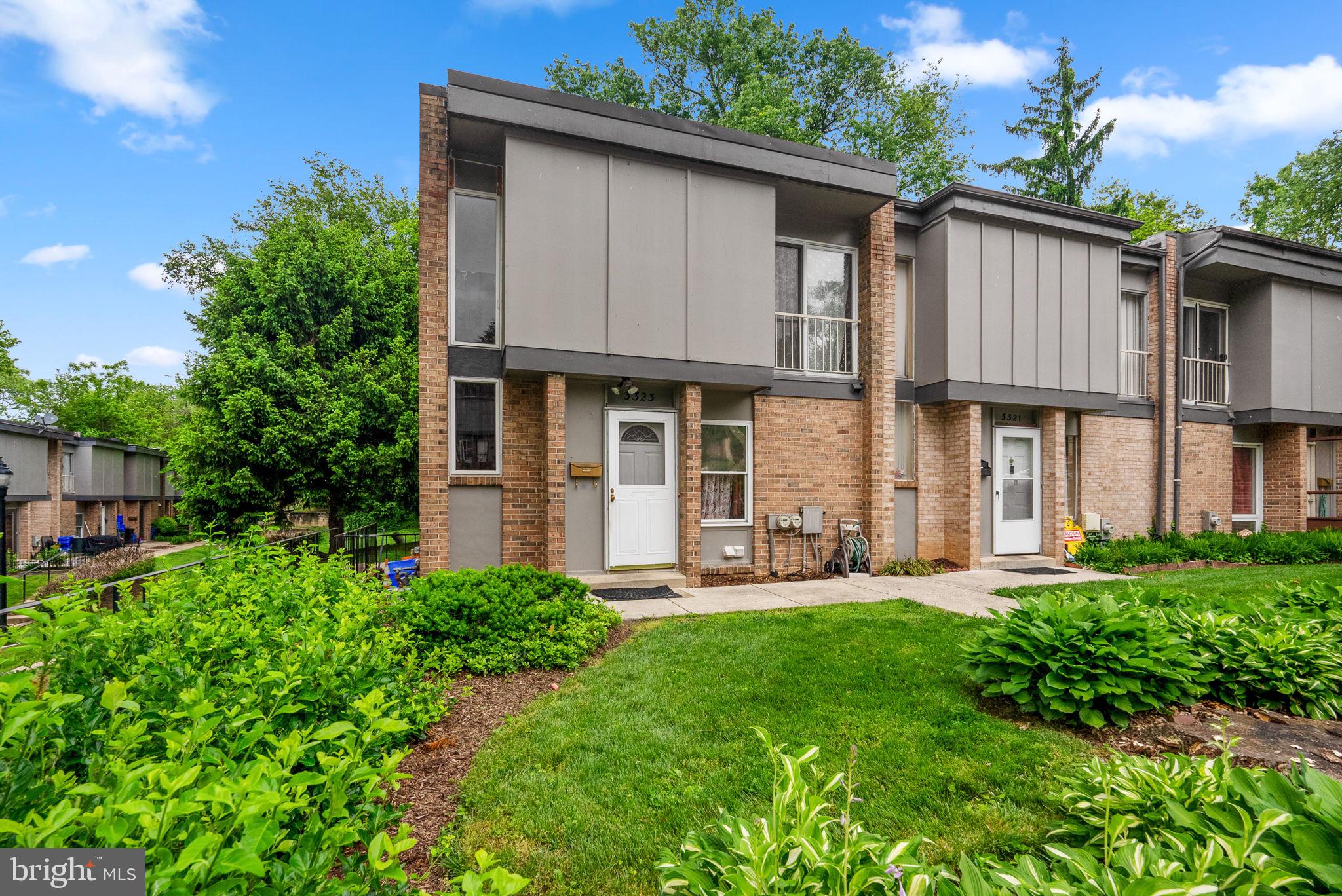 3323 Claridge