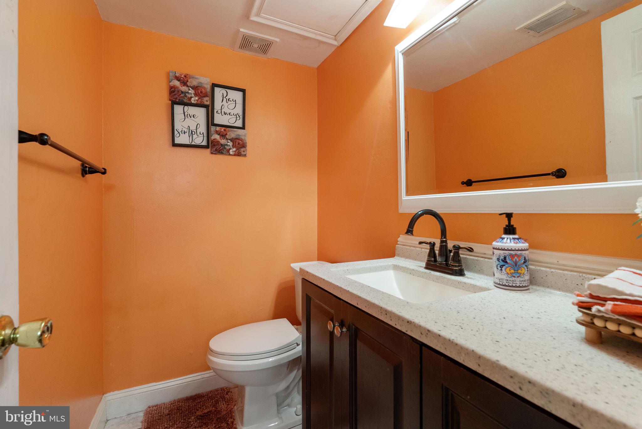 3323 Claridge