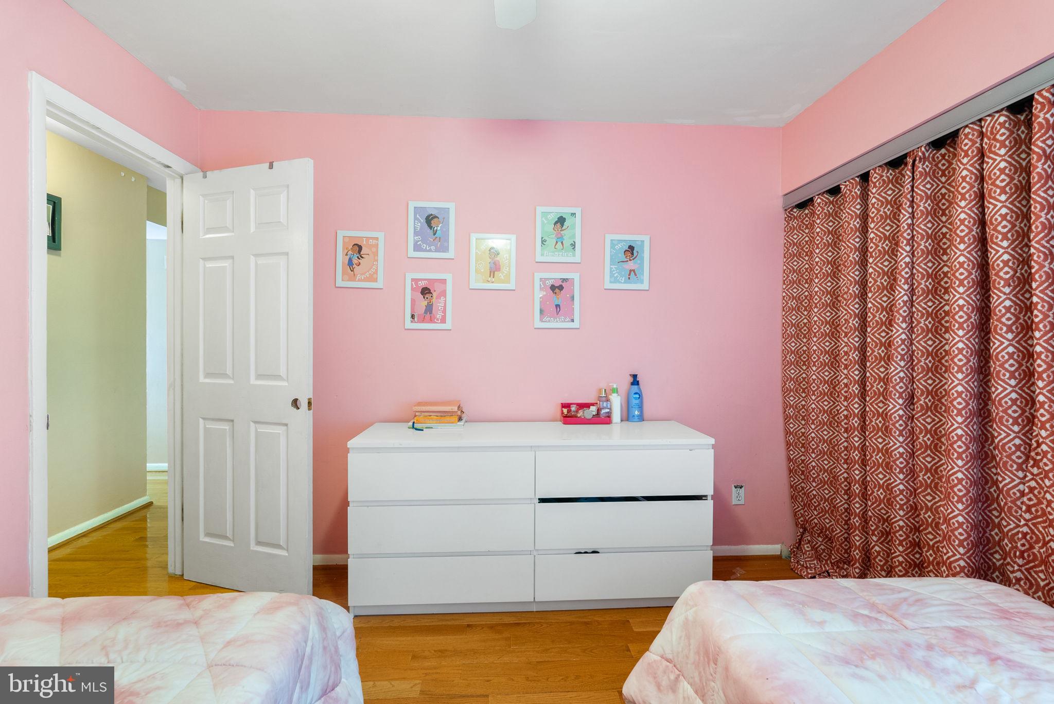3323 Claridge