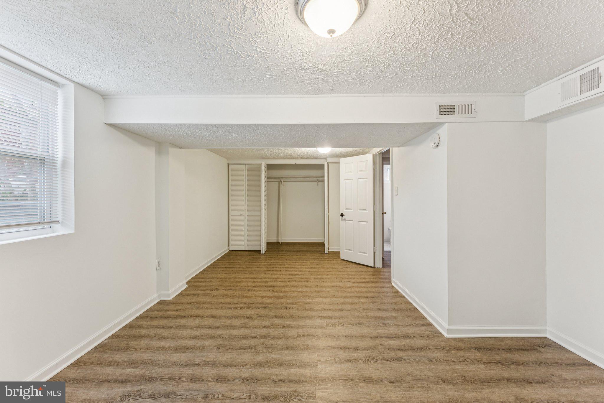 2711 HENDERSON AVENUE