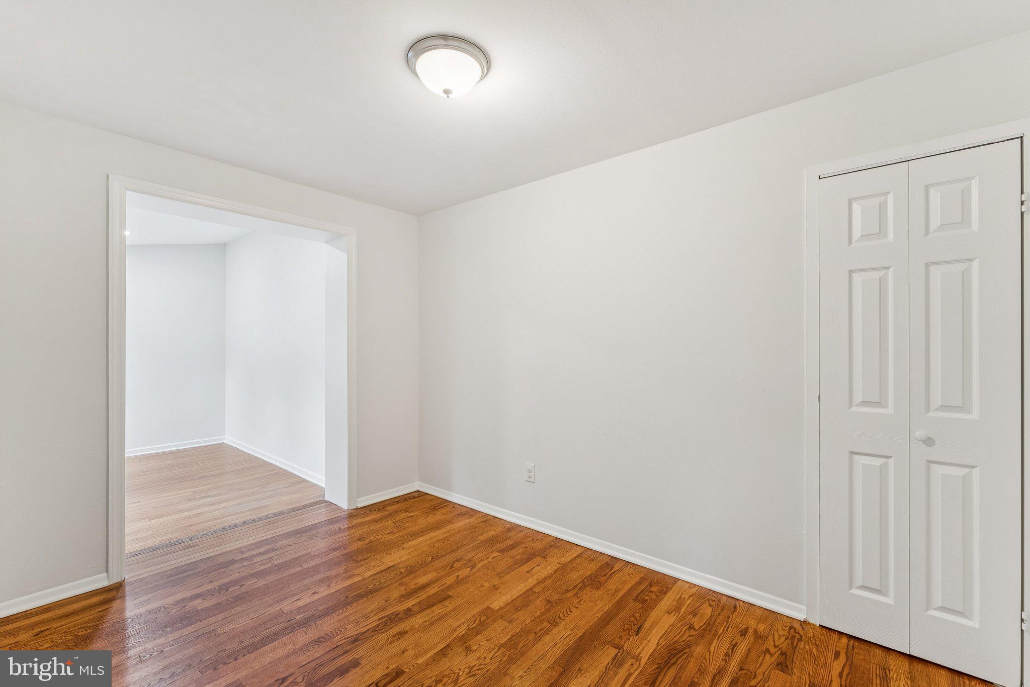 2711 HENDERSON AVENUE