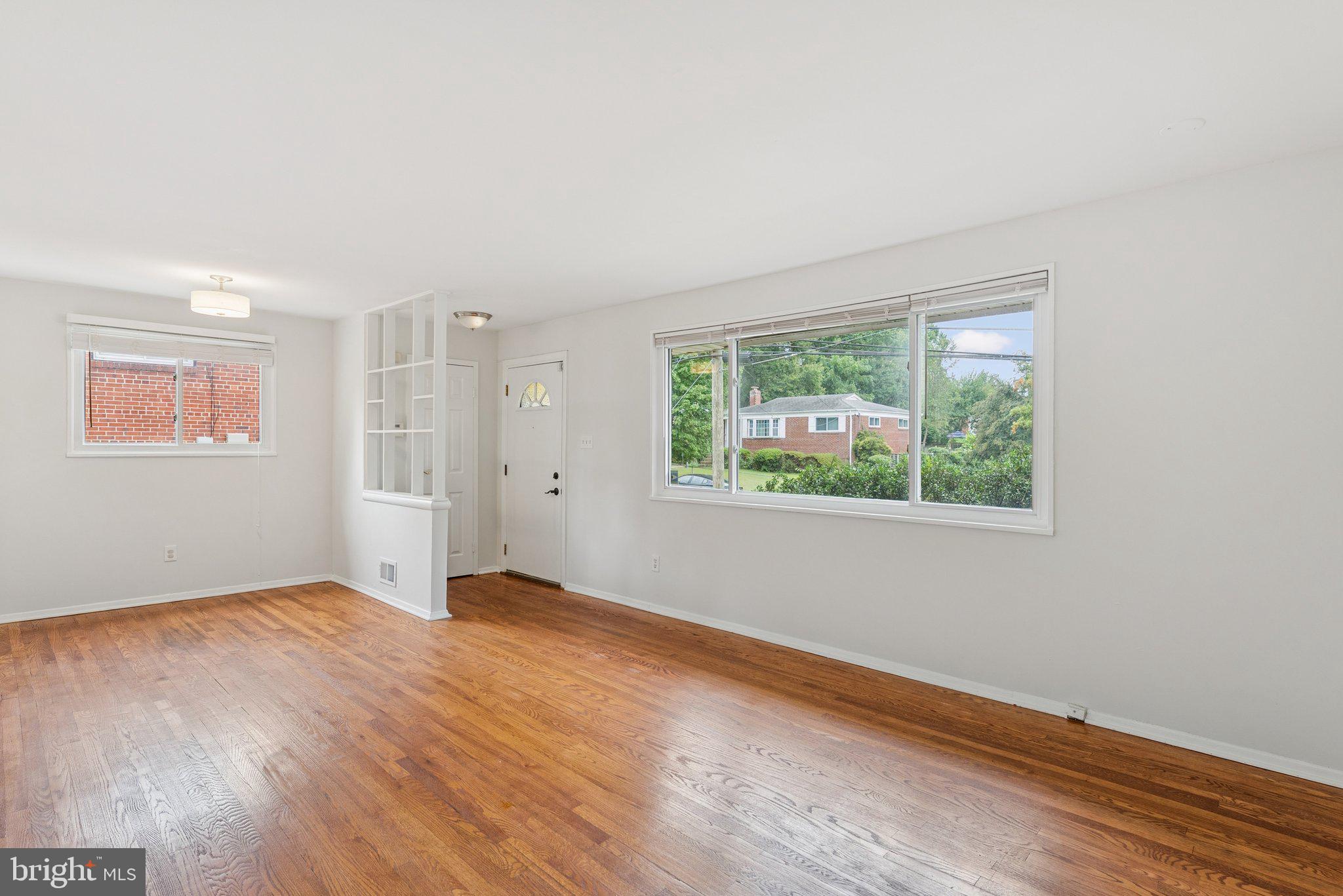 2711 HENDERSON AVENUE