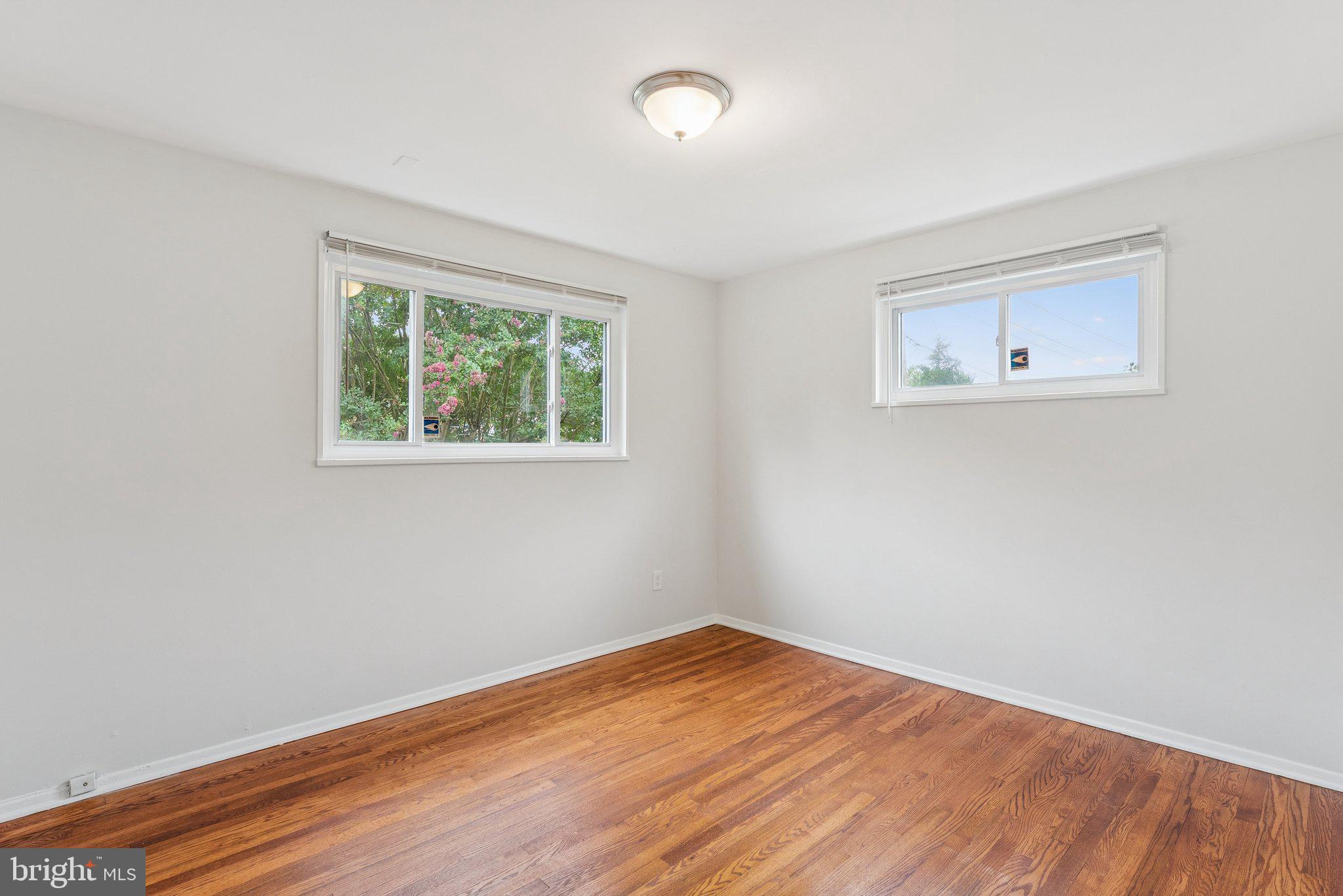 2711 HENDERSON AVENUE