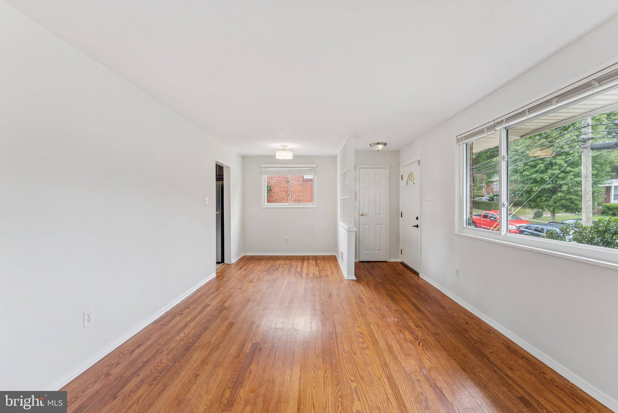 2711 HENDERSON AVENUE