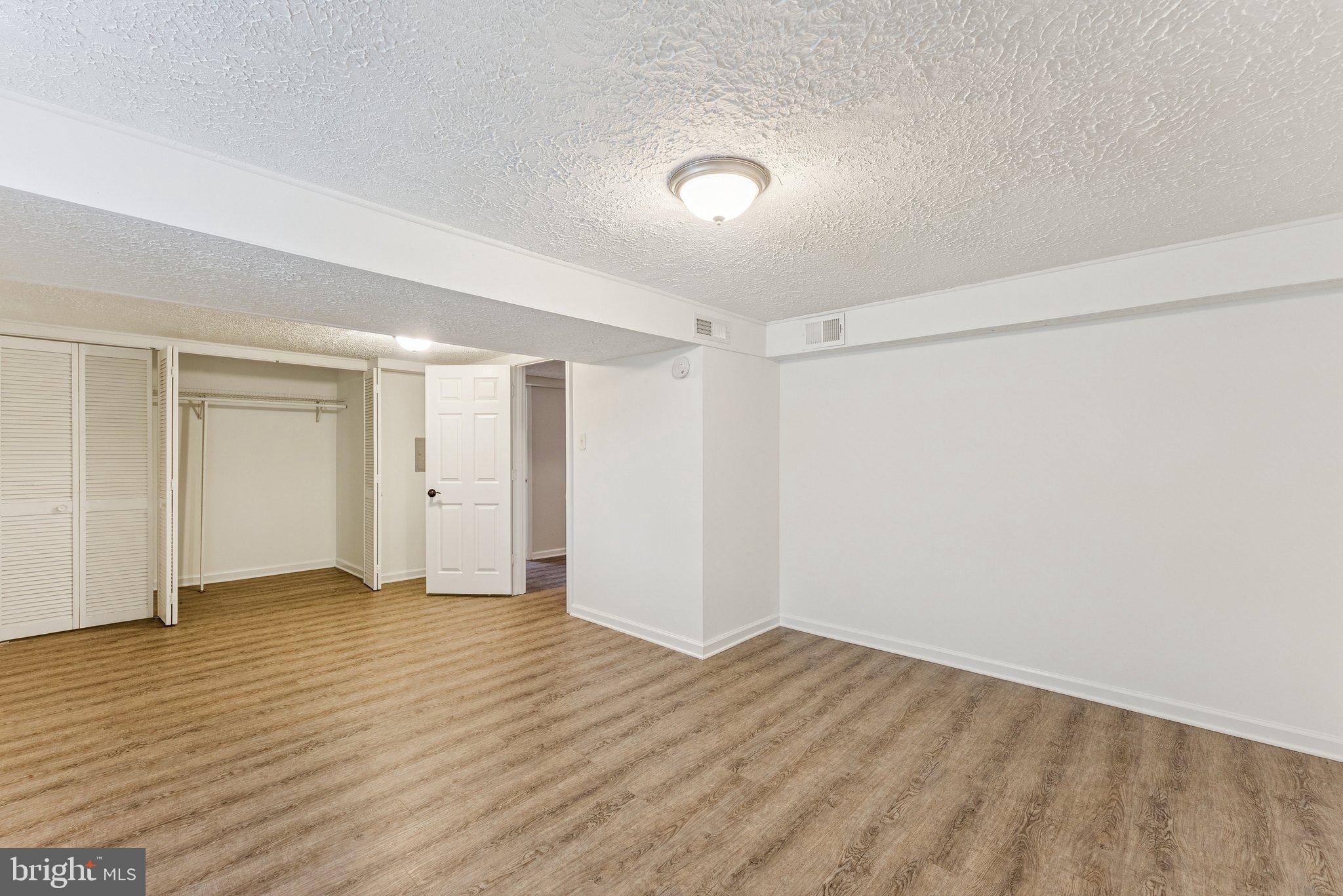 2711 HENDERSON AVENUE