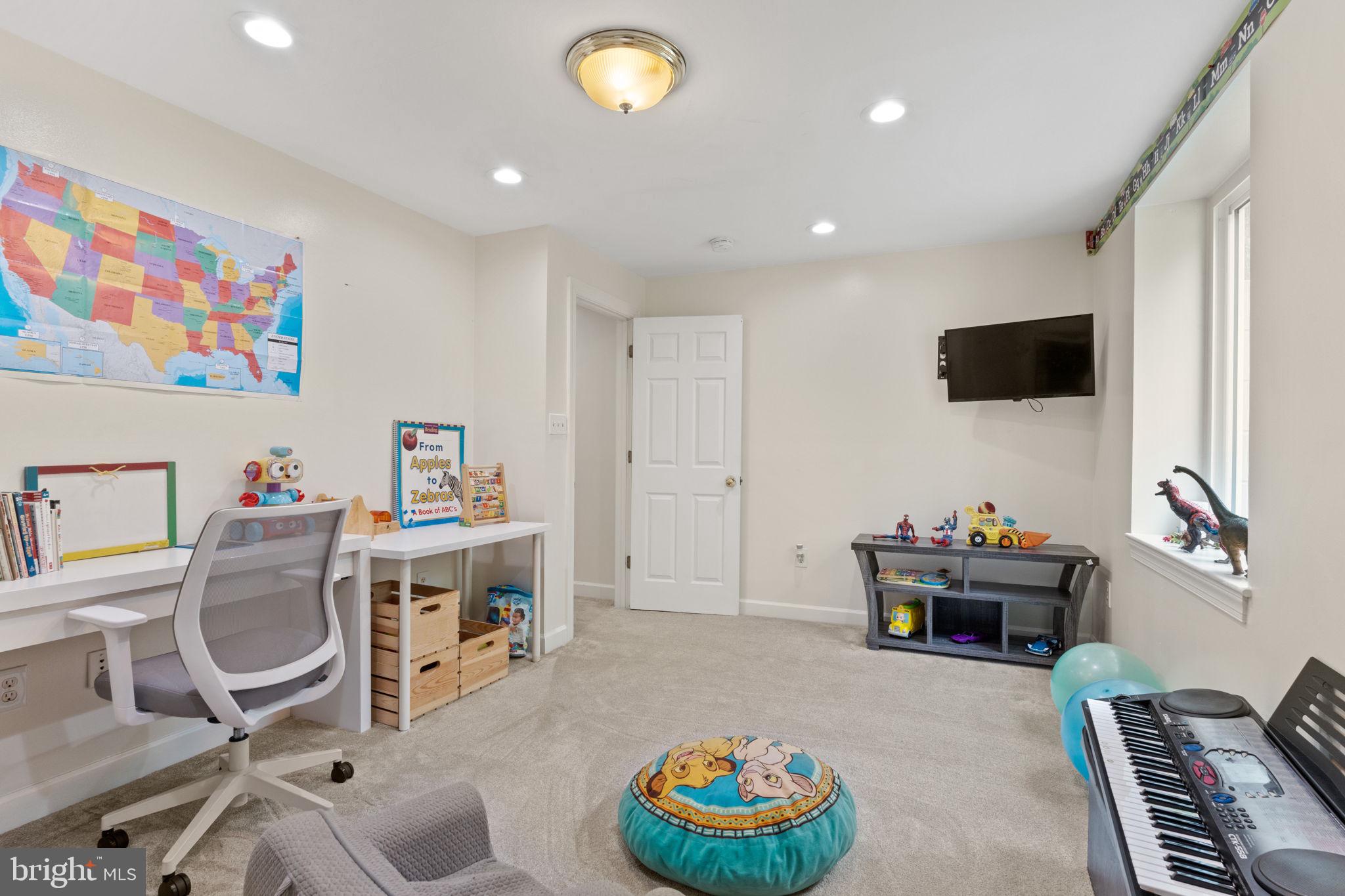 10009 PURITAN WAY