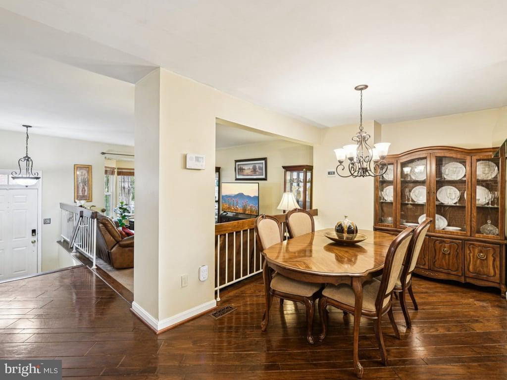 1927 AMBERSTONE COURT 4