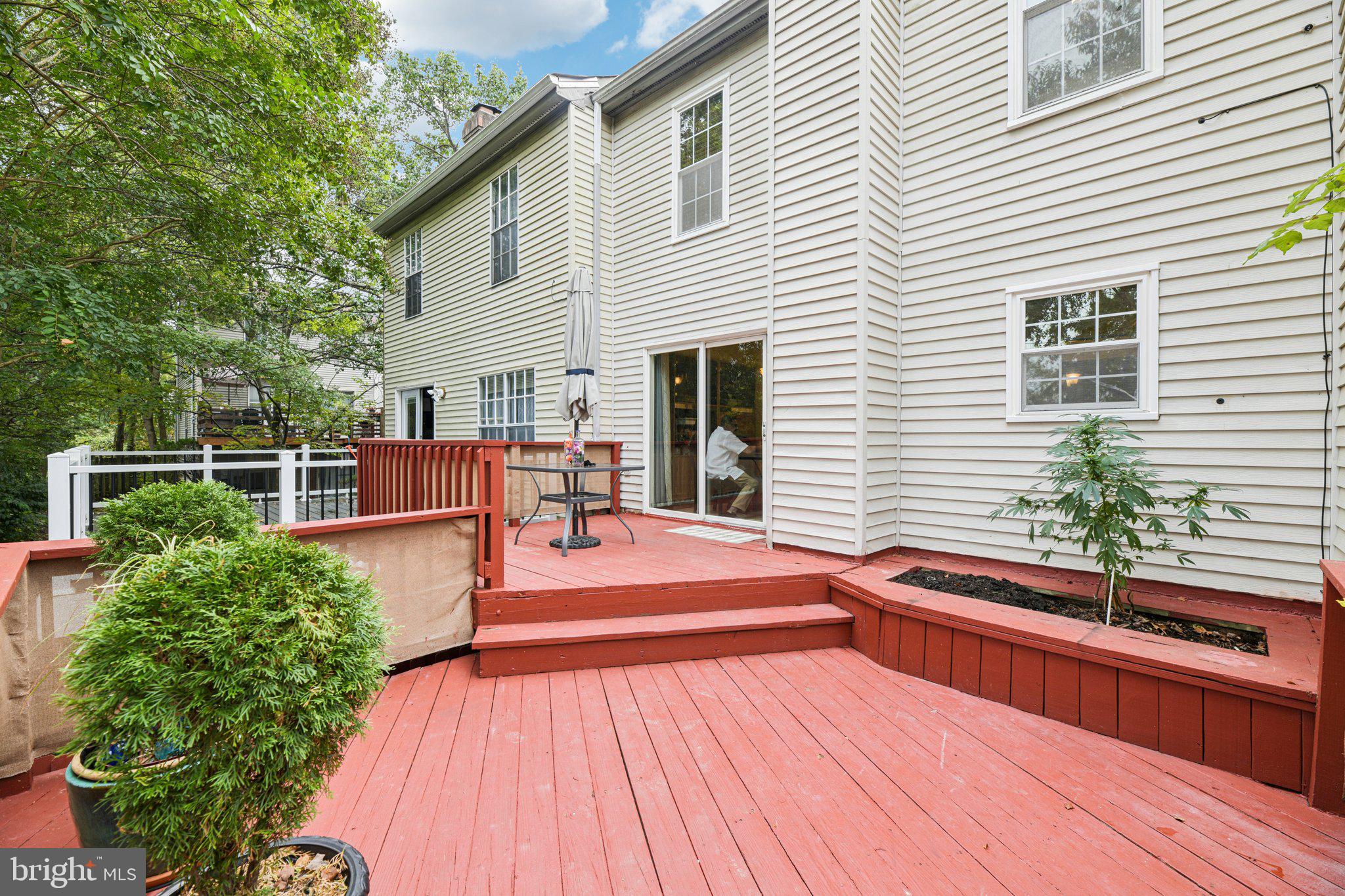 1927 AMBERSTONE COURT 4