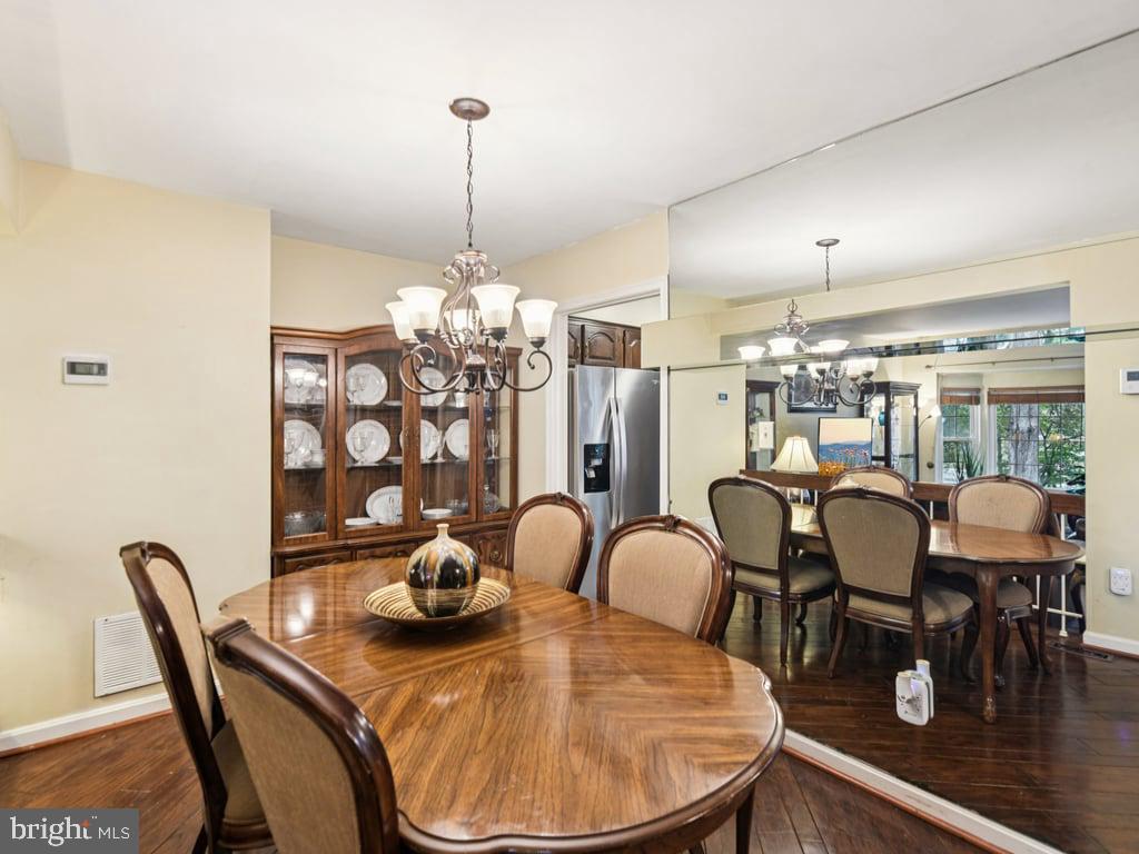 1927 AMBERSTONE COURT 4