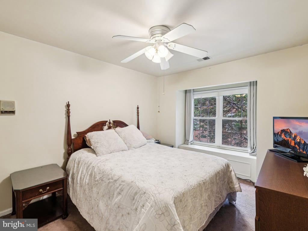 1927 AMBERSTONE COURT 4