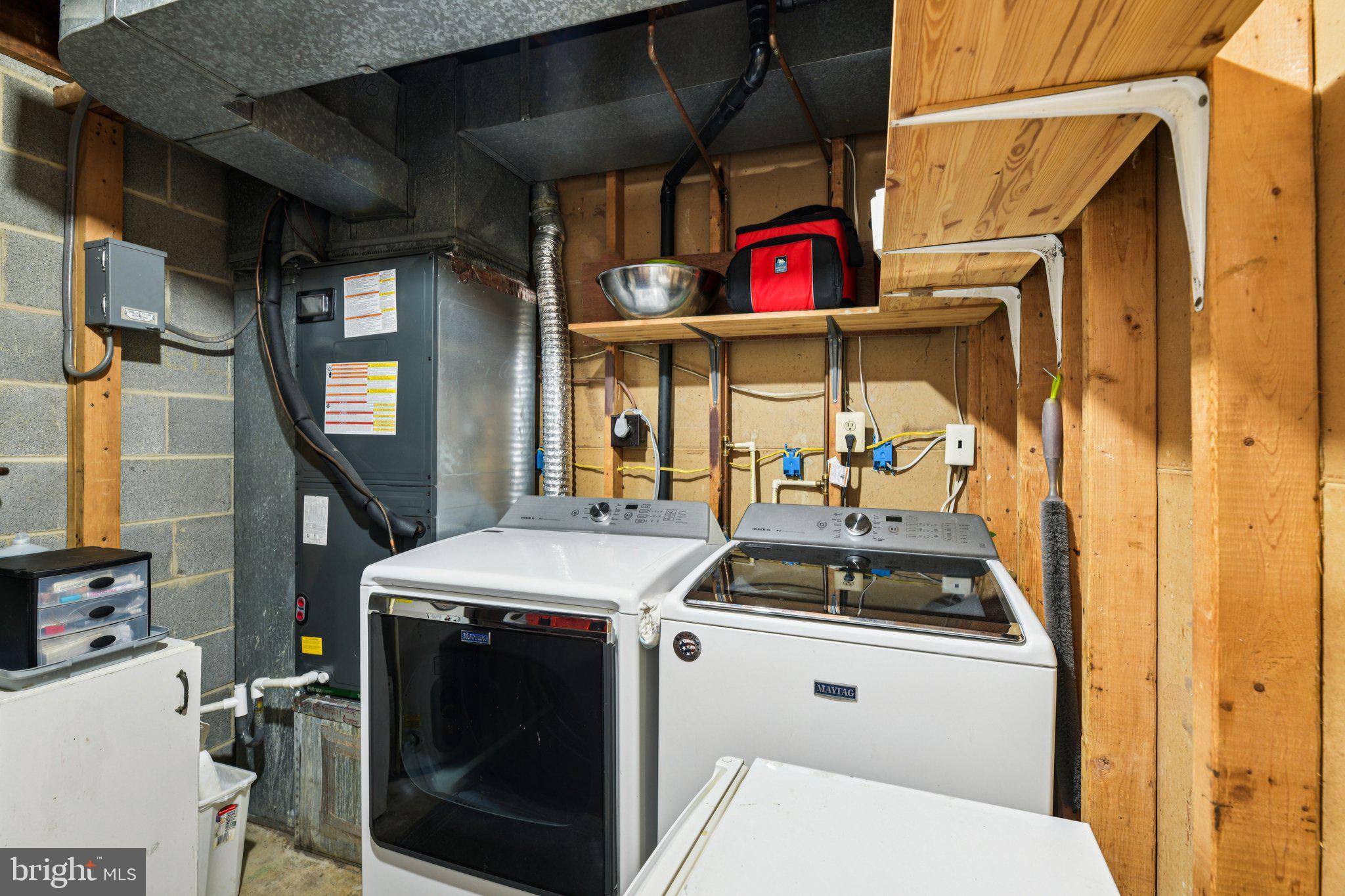 1927 AMBERSTONE COURT 4