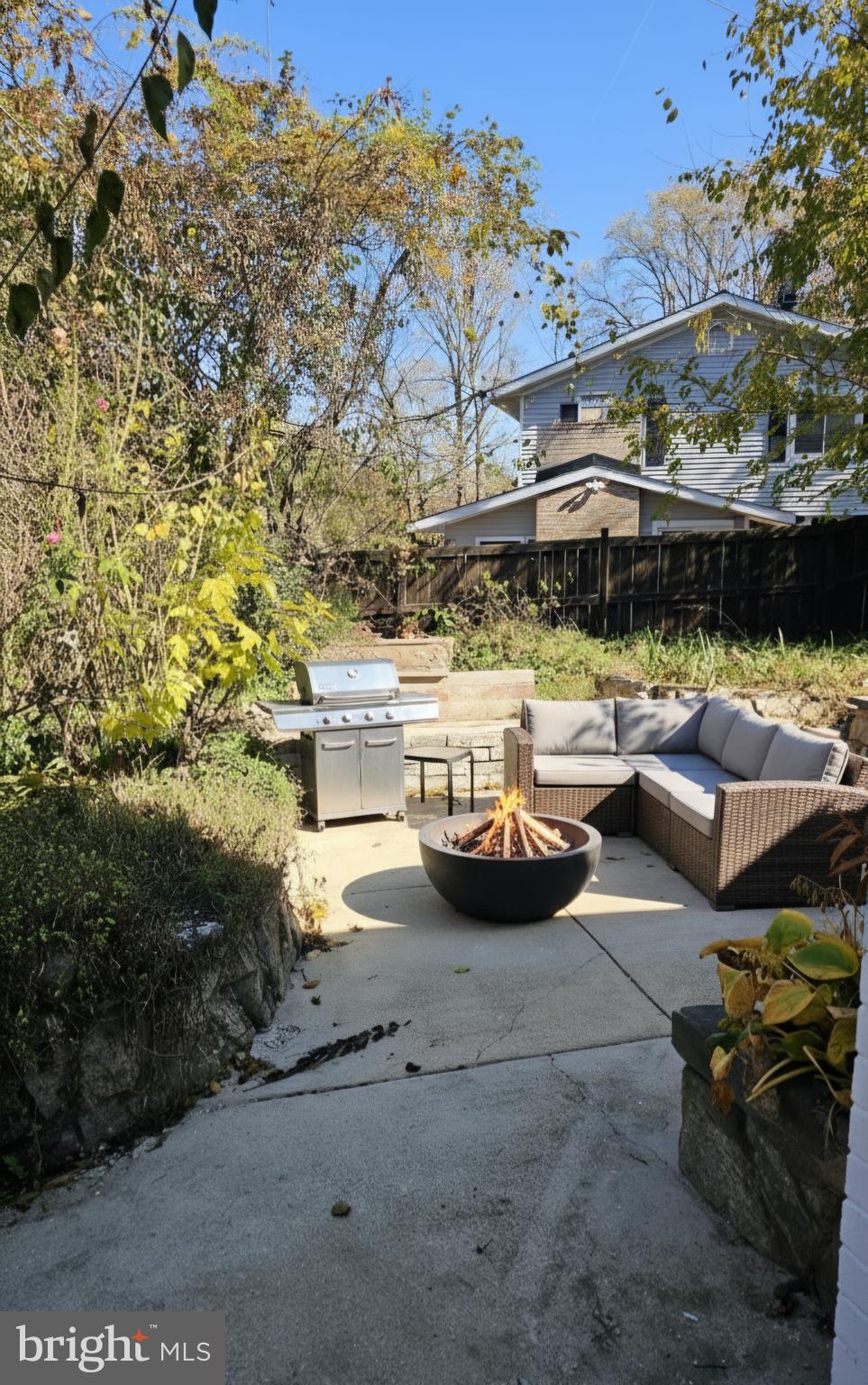 1407 NORTHCREST DRIVE