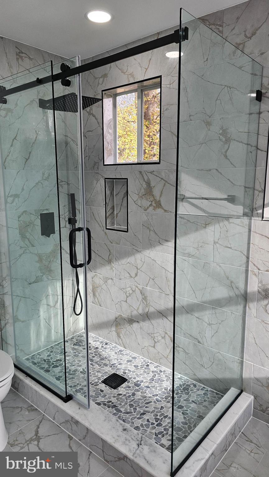 1407 NORTHCREST DRIVE