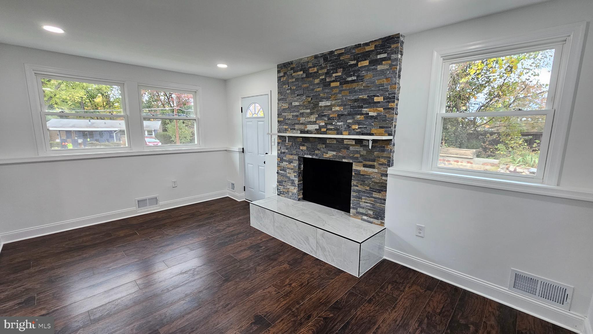 1407 NORTHCREST DRIVE