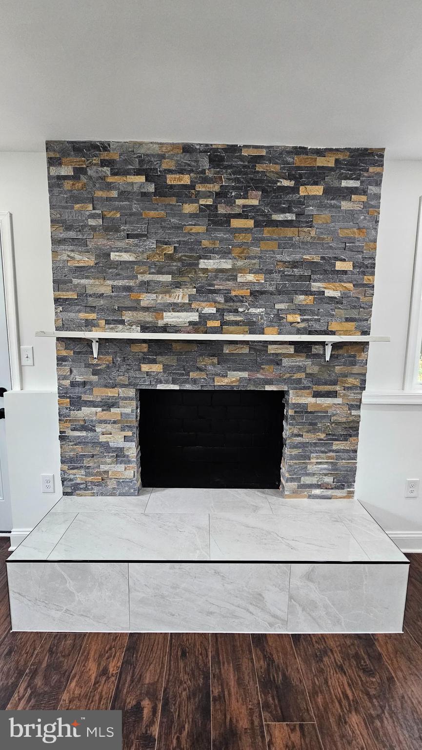 1407 NORTHCREST DRIVE