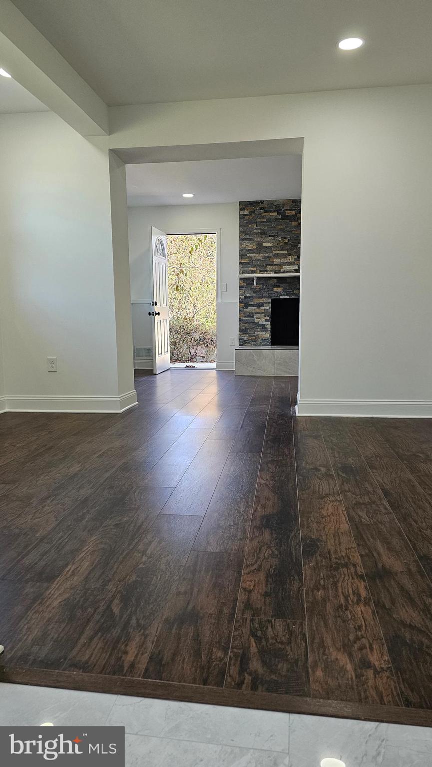 1407 NORTHCREST DRIVE