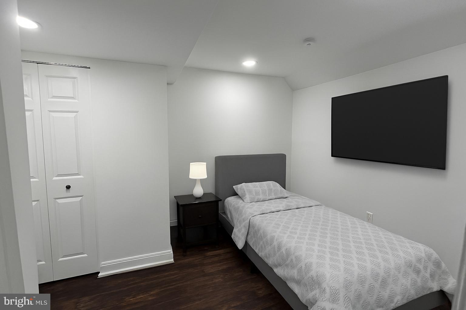 1407 NORTHCREST DRIVE