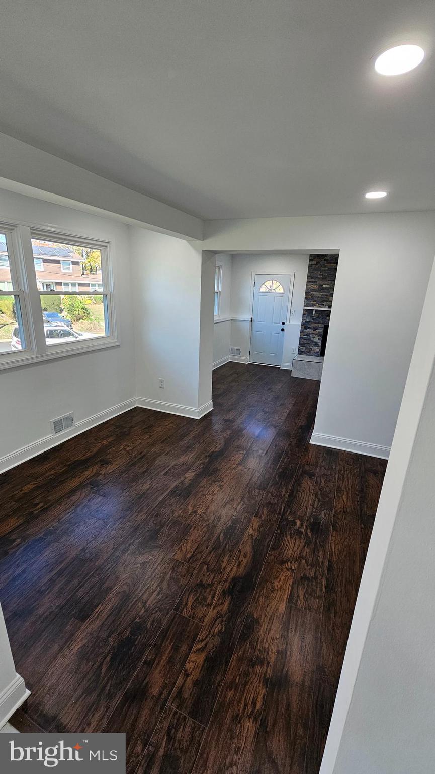 1407 NORTHCREST DRIVE