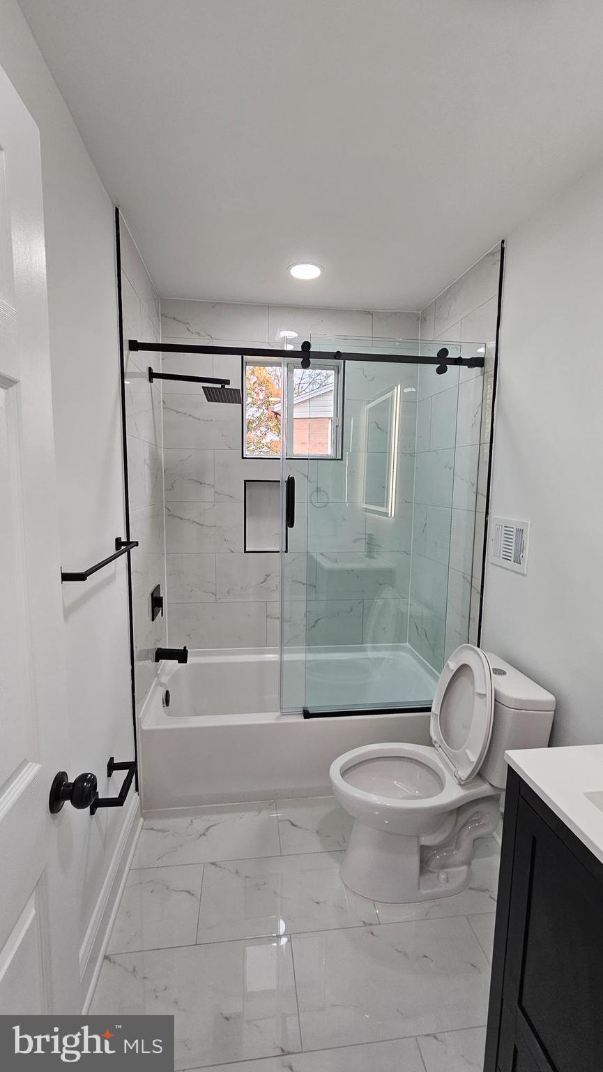 1407 NORTHCREST DRIVE