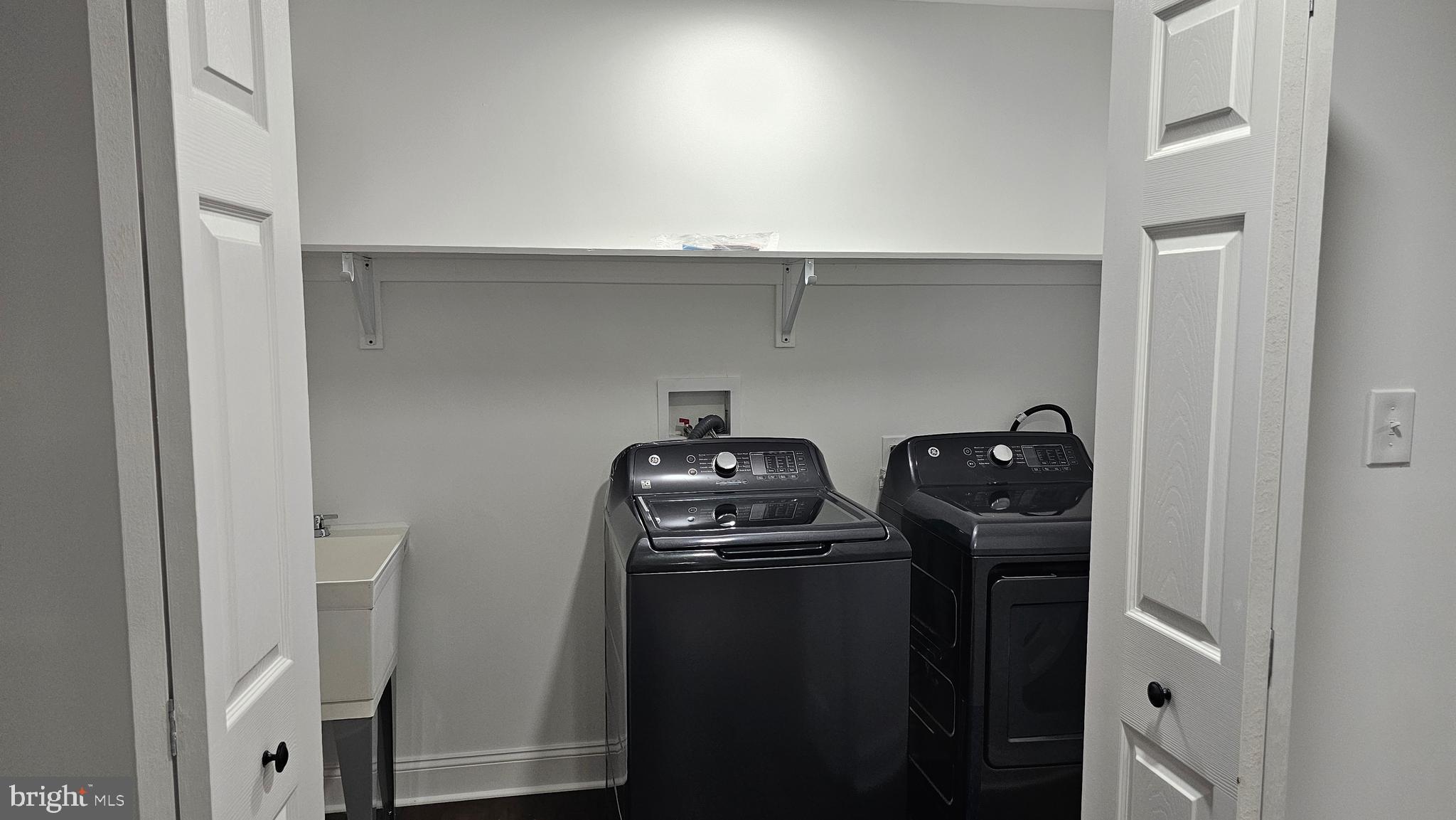 1407 NORTHCREST DRIVE