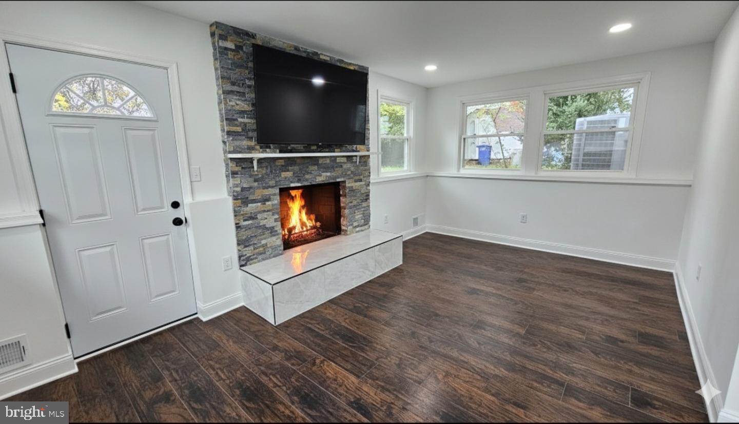 1407 NORTHCREST DRIVE