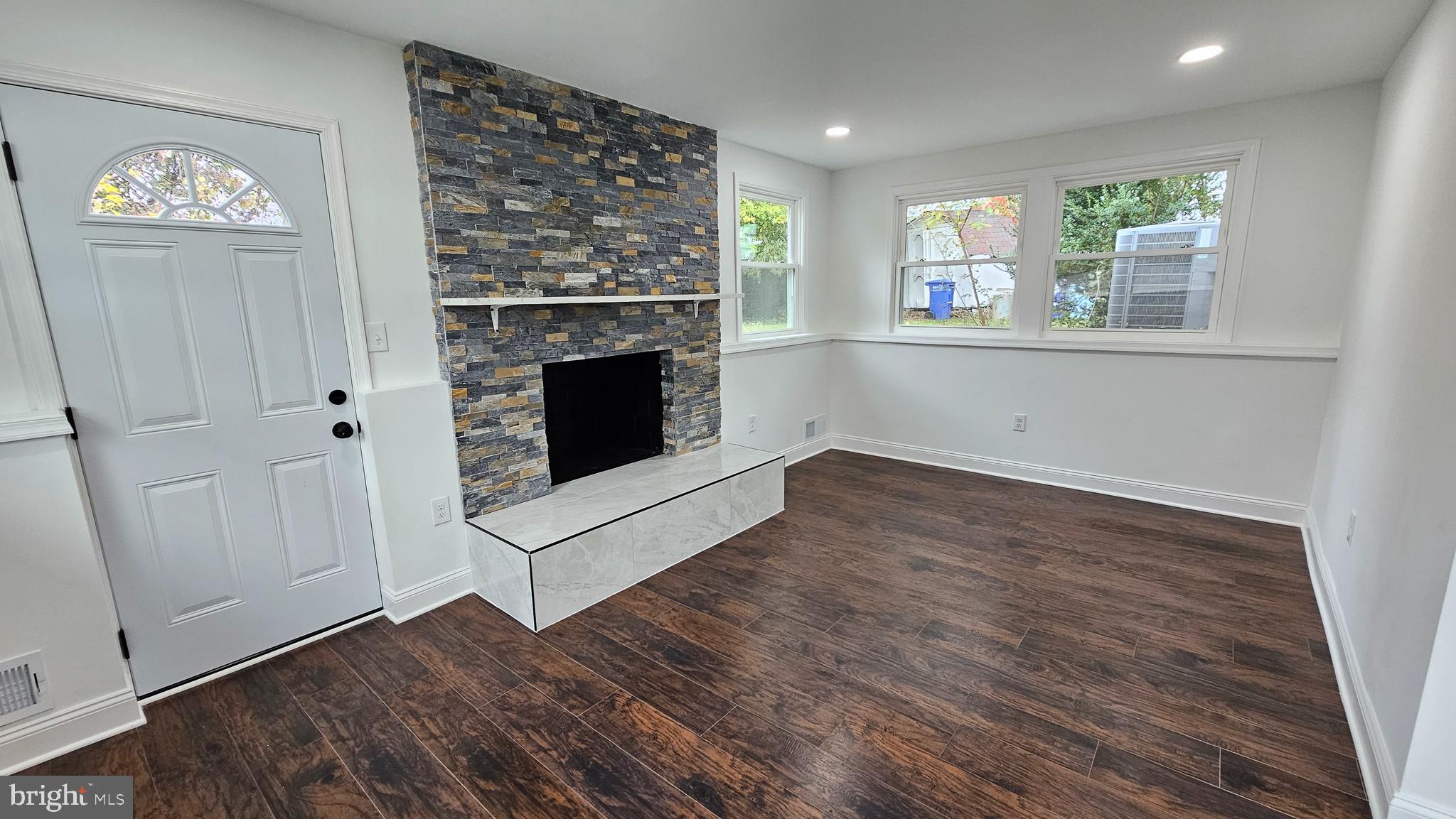 1407 NORTHCREST DRIVE