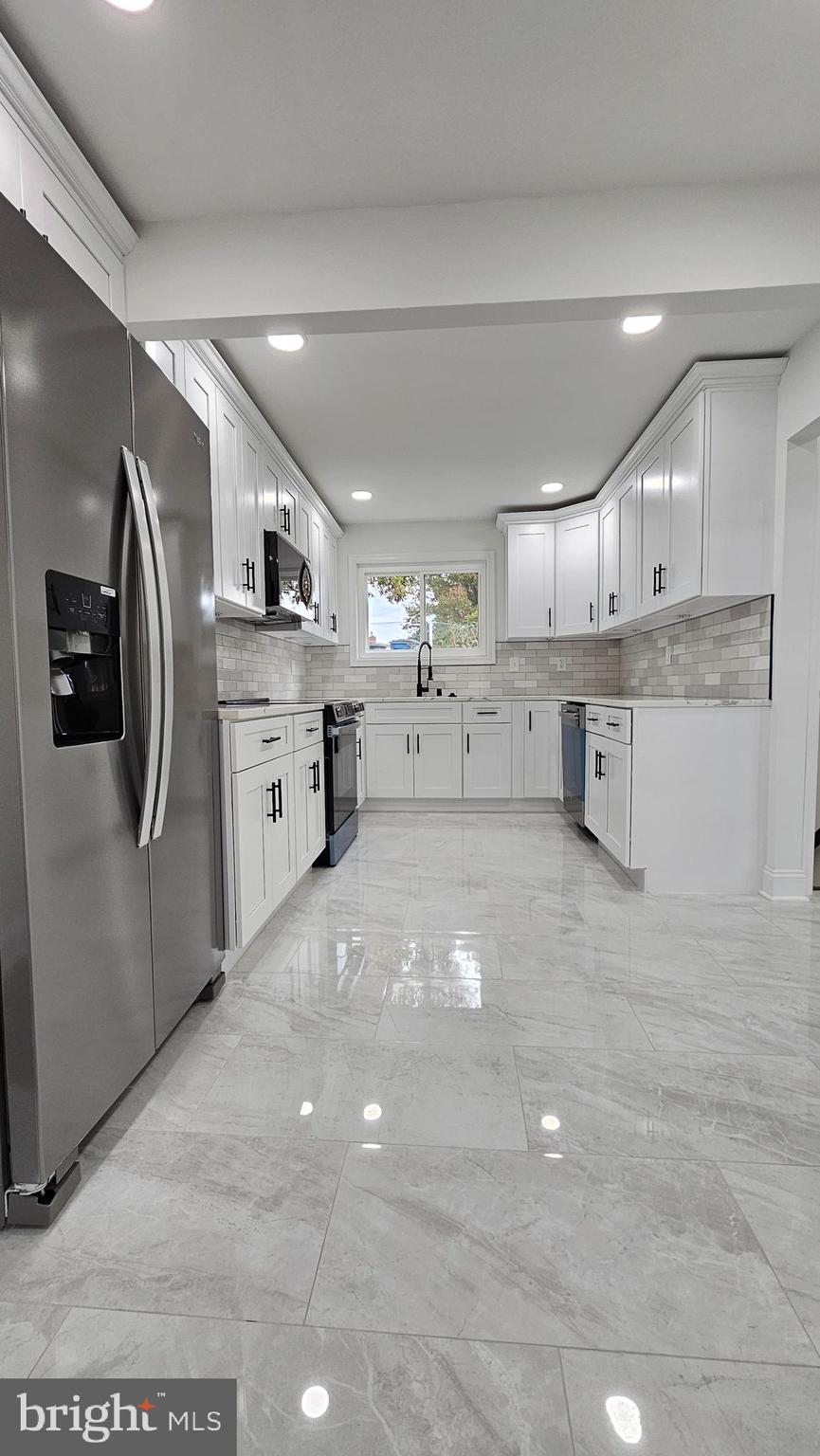 1407 NORTHCREST DRIVE