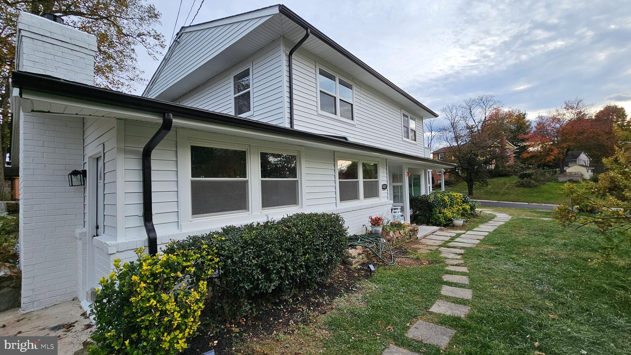 1407 NORTHCREST DRIVE